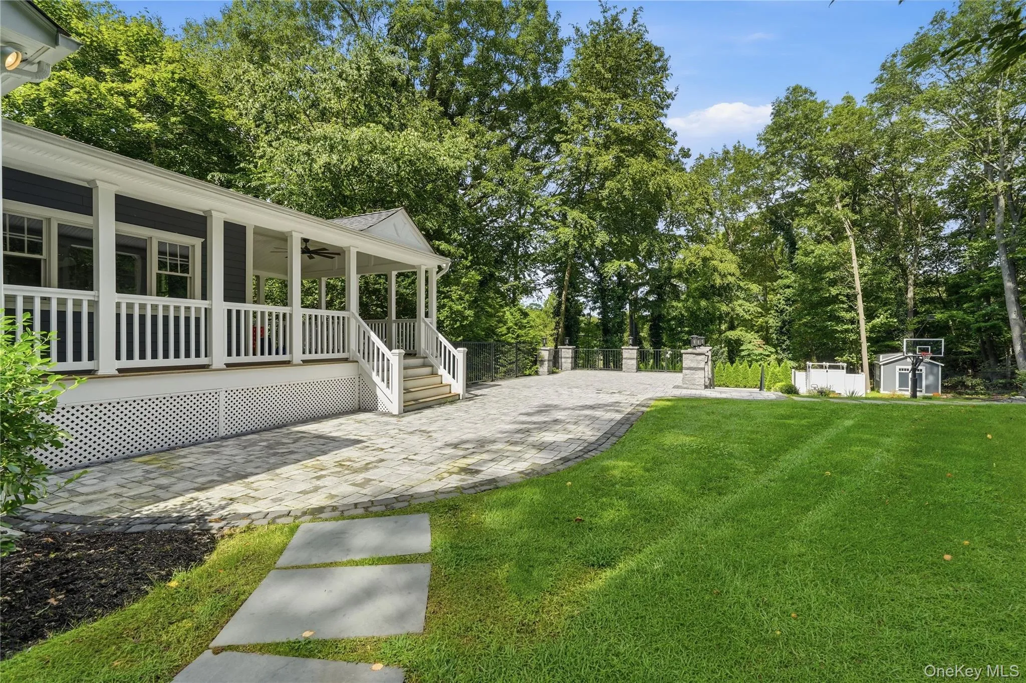 63 Bankside Drive, Huntington, NY, 4 Bedrooms Bedrooms, 8 Rooms Rooms,2 BathroomsBathrooms,Residential,For Rent,Bankside,0,1049594 63 Bankside Drive, Huntington, NY, 4 Bedrooms Bedrooms, 8 Rooms Rooms,2 BathroomsBathrooms,Residential,For Rent,Bankside,0,1049594
