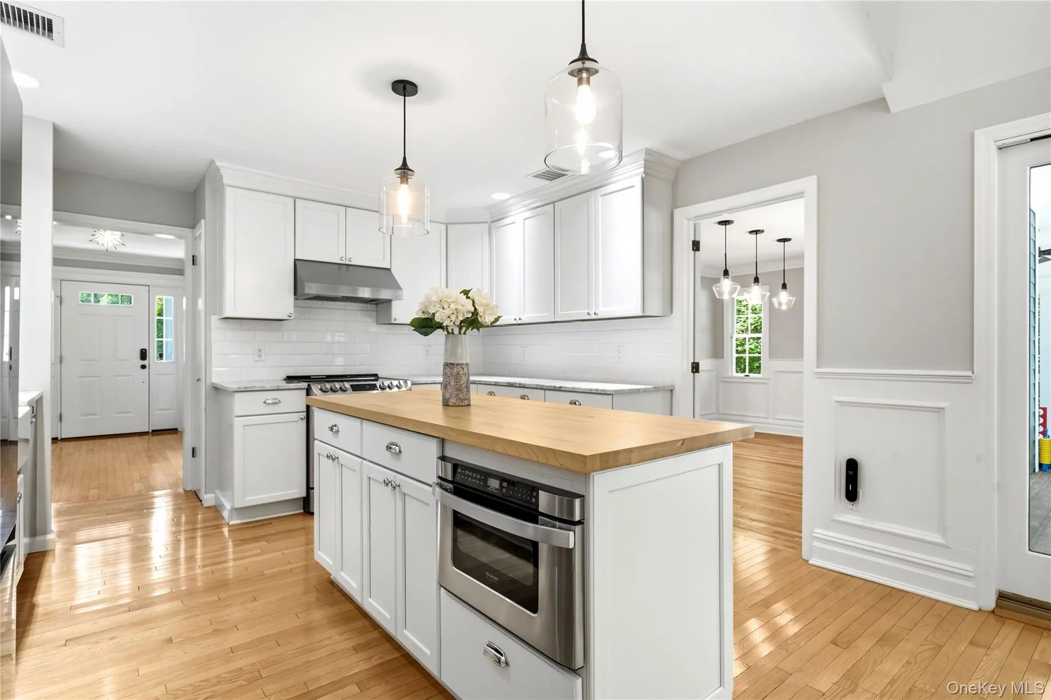 63 Bankside Drive, Huntington, NY, 4 Bedrooms Bedrooms, 8 Rooms Rooms,2 BathroomsBathrooms,Residential,For Rent,Bankside,0,1049594 63 Bankside Drive, Huntington, NY, 4 Bedrooms Bedrooms, 8 Rooms Rooms,2 BathroomsBathrooms,Residential,For Rent,Bankside,0,1049594