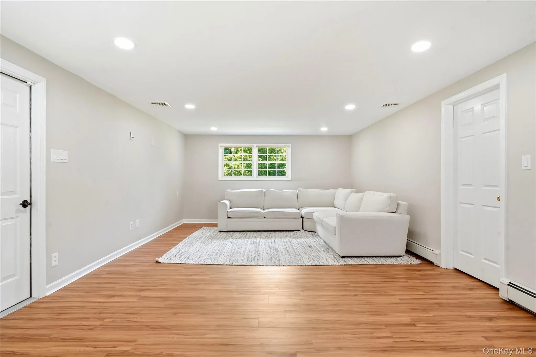 63 Bankside Drive, Huntington, NY, 4 Bedrooms Bedrooms, 8 Rooms Rooms,2 BathroomsBathrooms,Residential,For Rent,Bankside,0,1049594 63 Bankside Drive, Huntington, NY, 4 Bedrooms Bedrooms, 8 Rooms Rooms,2 BathroomsBathrooms,Residential,For Rent,Bankside,0,1049594