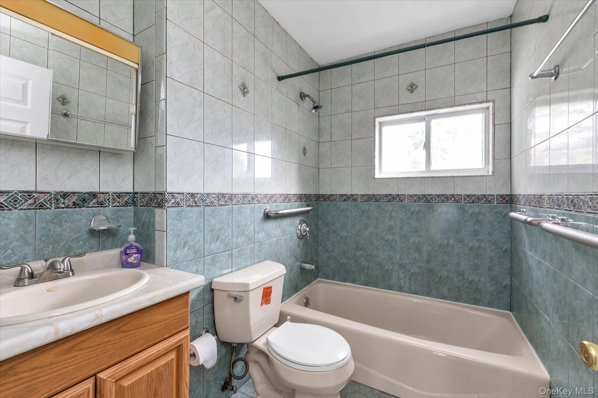 71-39 Nansen Street, New York, NY, 3 Bedrooms Bedrooms, 6 Rooms Rooms,1 BathroomBathrooms,Residential Lease,For Rent,Nansen,0,1049595 71-39 Nansen Street, New York, NY, 3 Bedrooms Bedrooms, 6 Rooms Rooms,1 BathroomBathrooms,Residential Lease,For Rent,Nansen,0,1049595