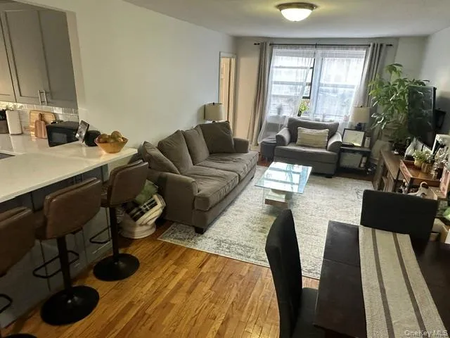 131-11 Kew Gardens Road, New York, NY, 2 Bedrooms Bedrooms, 4 Rooms Rooms,1 BathroomBathrooms,Residential Lease,For Rent,Kew Gardens,0,1049597 131-11 Kew Gardens Road, New York, NY, 2 Bedrooms Bedrooms, 4 Rooms Rooms,1 BathroomBathrooms,Residential Lease,For Rent,Kew Gardens,0,1049597