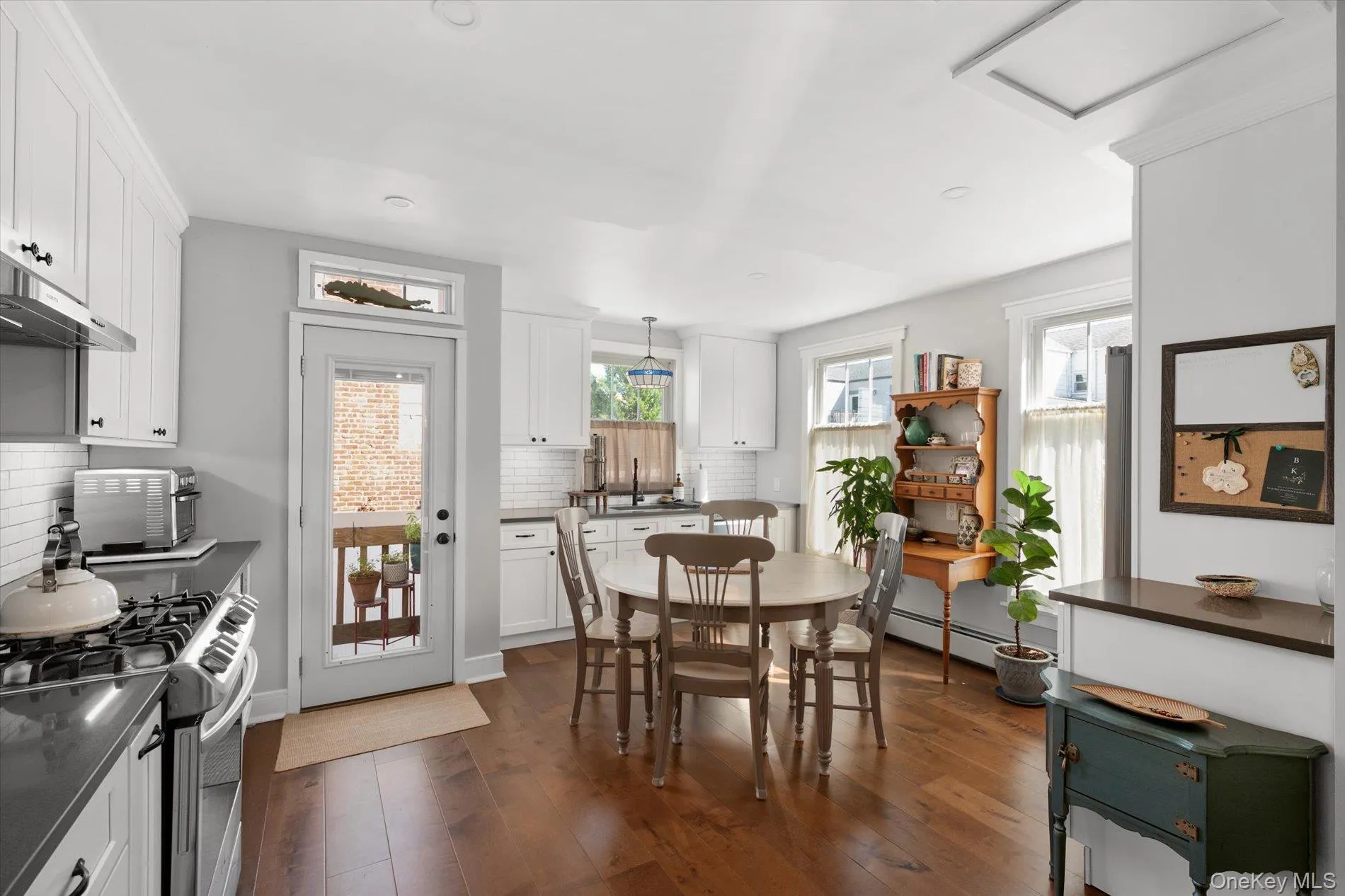 29 Barnes Street, Long Beach, NY, 3 Bedrooms Bedrooms, 7 Rooms Rooms,2 BathroomsBathrooms,Residential,For Rent,Barnes,0,1049601 29 Barnes Street, Long Beach, NY, 3 Bedrooms Bedrooms, 7 Rooms Rooms,2 BathroomsBathrooms,Residential,For Rent,Barnes,0,1049601