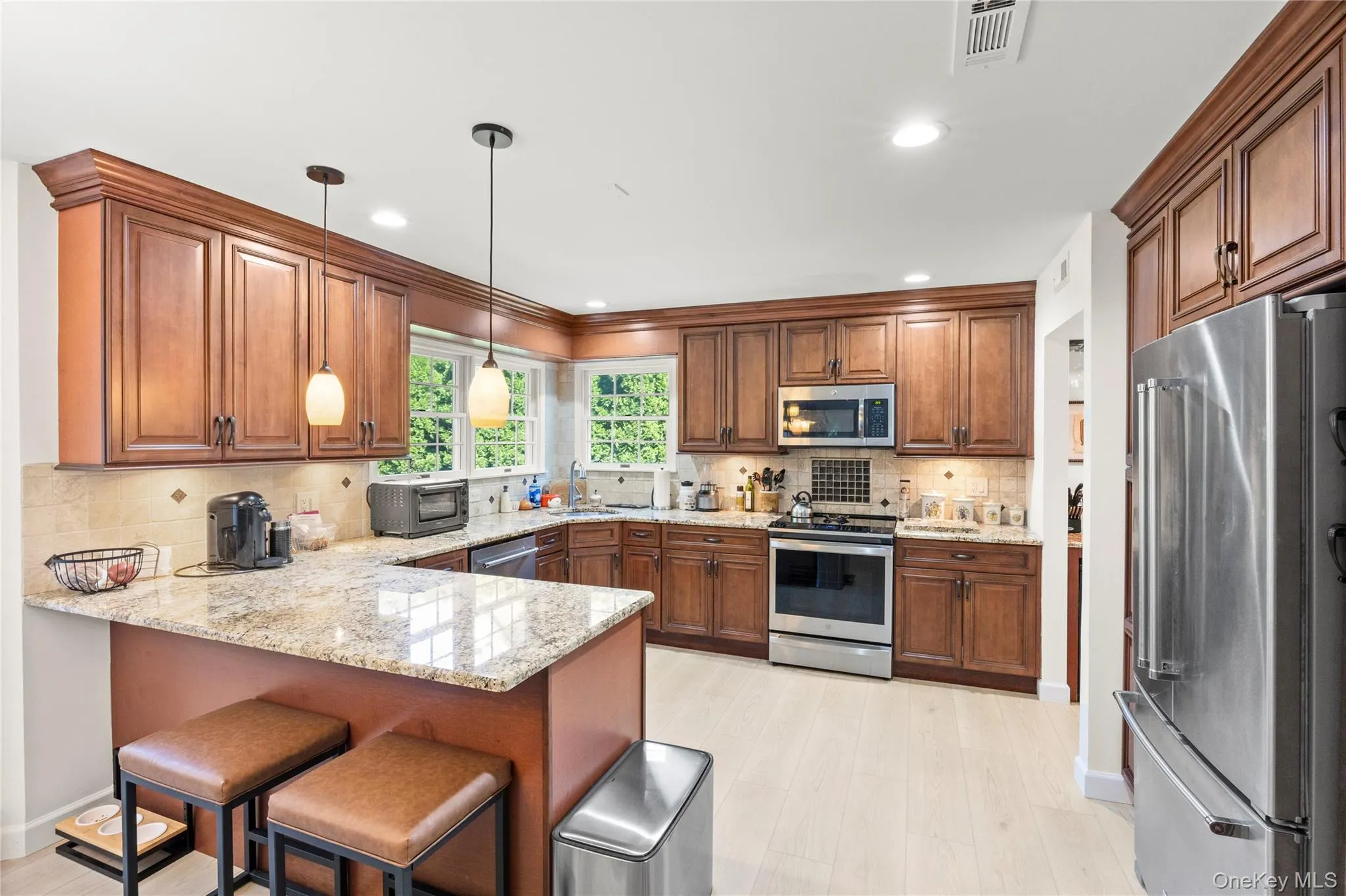 7 Holly Lane, Brookhaven, NY, 4 Bedrooms Bedrooms, 9 Rooms Rooms,3 BathroomsBathrooms,Residential,For Rent,Holly,0,1049606 7 Holly Lane, Brookhaven, NY, 4 Bedrooms Bedrooms, 9 Rooms Rooms,3 BathroomsBathrooms,Residential,For Rent,Holly,0,1049606