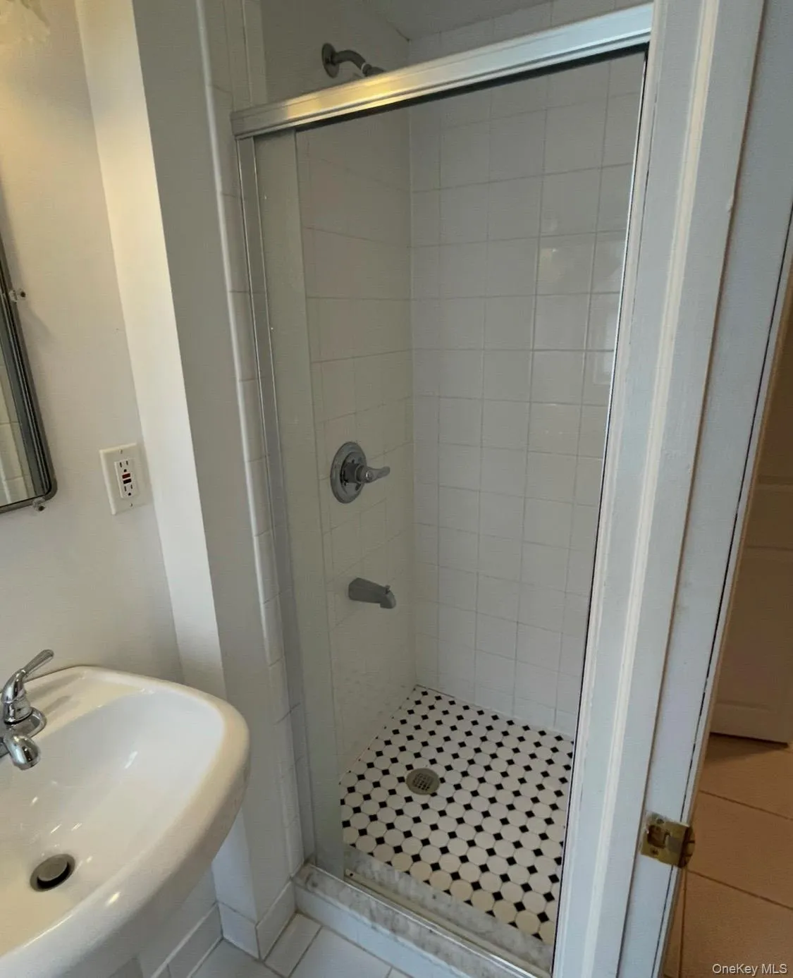 53-84 63rd Street, New York, NY, 3 Bedrooms Bedrooms, 8 Rooms Rooms,2 BathroomsBathrooms,Residential Lease,For Rent,63rd,0,1049609 53-84 63rd Street, New York, NY, 3 Bedrooms Bedrooms, 8 Rooms Rooms,2 BathroomsBathrooms,Residential Lease,For Rent,63rd,0,1049609