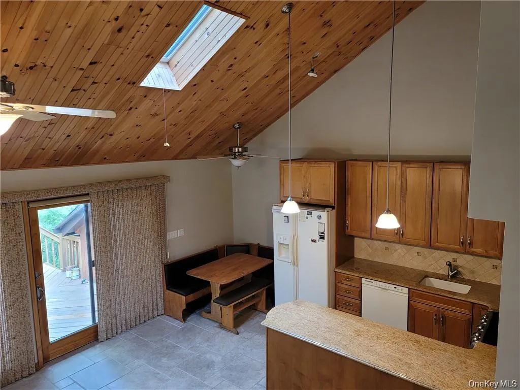 14 Lakeside Drive, Thompson, NY, 2 Bedrooms Bedrooms, 4 Rooms Rooms,3 BathroomsBathrooms,Residential Lease,For Rent,Lakeside,0,1049612 14 Lakeside Drive, Thompson, NY, 2 Bedrooms Bedrooms, 4 Rooms Rooms,3 BathroomsBathrooms,Residential Lease,For Rent,Lakeside,0,1049612