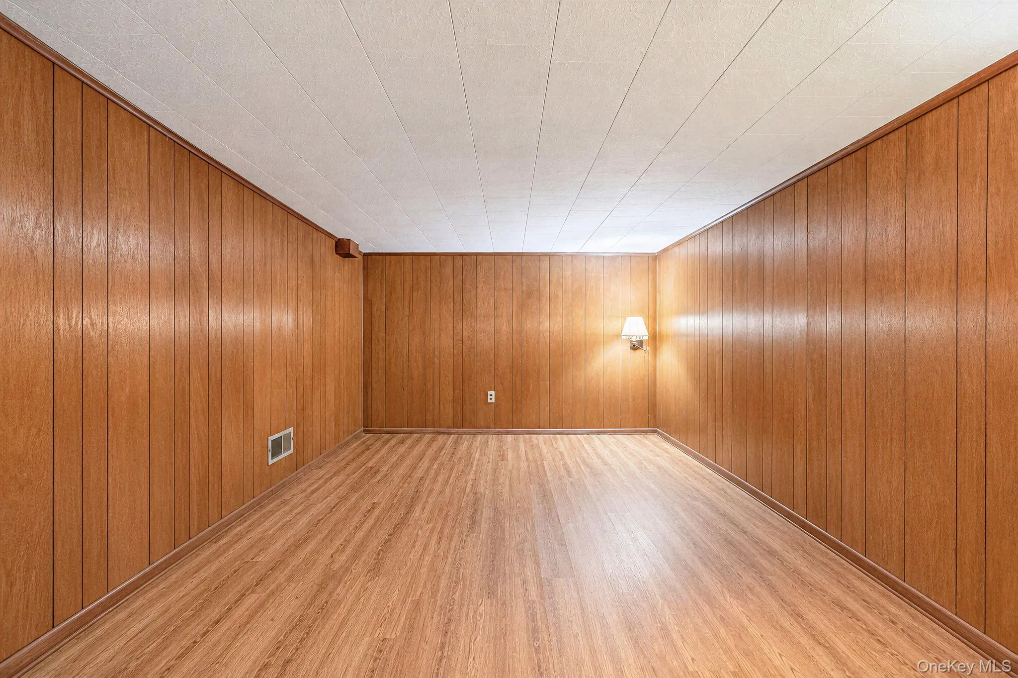 120 Midland Boulevard, Brookhaven, NY, 3 Bedrooms Bedrooms, 6 Rooms Rooms,2 BathroomsBathrooms,Residential,For Rent,Midland,0,1049615 120 Midland Boulevard, Brookhaven, NY, 3 Bedrooms Bedrooms, 6 Rooms Rooms,2 BathroomsBathrooms,Residential,For Rent,Midland,0,1049615