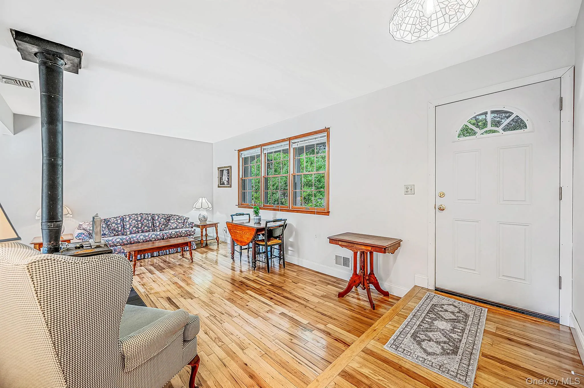 120 Midland Boulevard, Brookhaven, NY, 3 Bedrooms Bedrooms, 6 Rooms Rooms,2 BathroomsBathrooms,Residential,For Rent,Midland,0,1049615 120 Midland Boulevard, Brookhaven, NY, 3 Bedrooms Bedrooms, 6 Rooms Rooms,2 BathroomsBathrooms,Residential,For Rent,Midland,0,1049615
