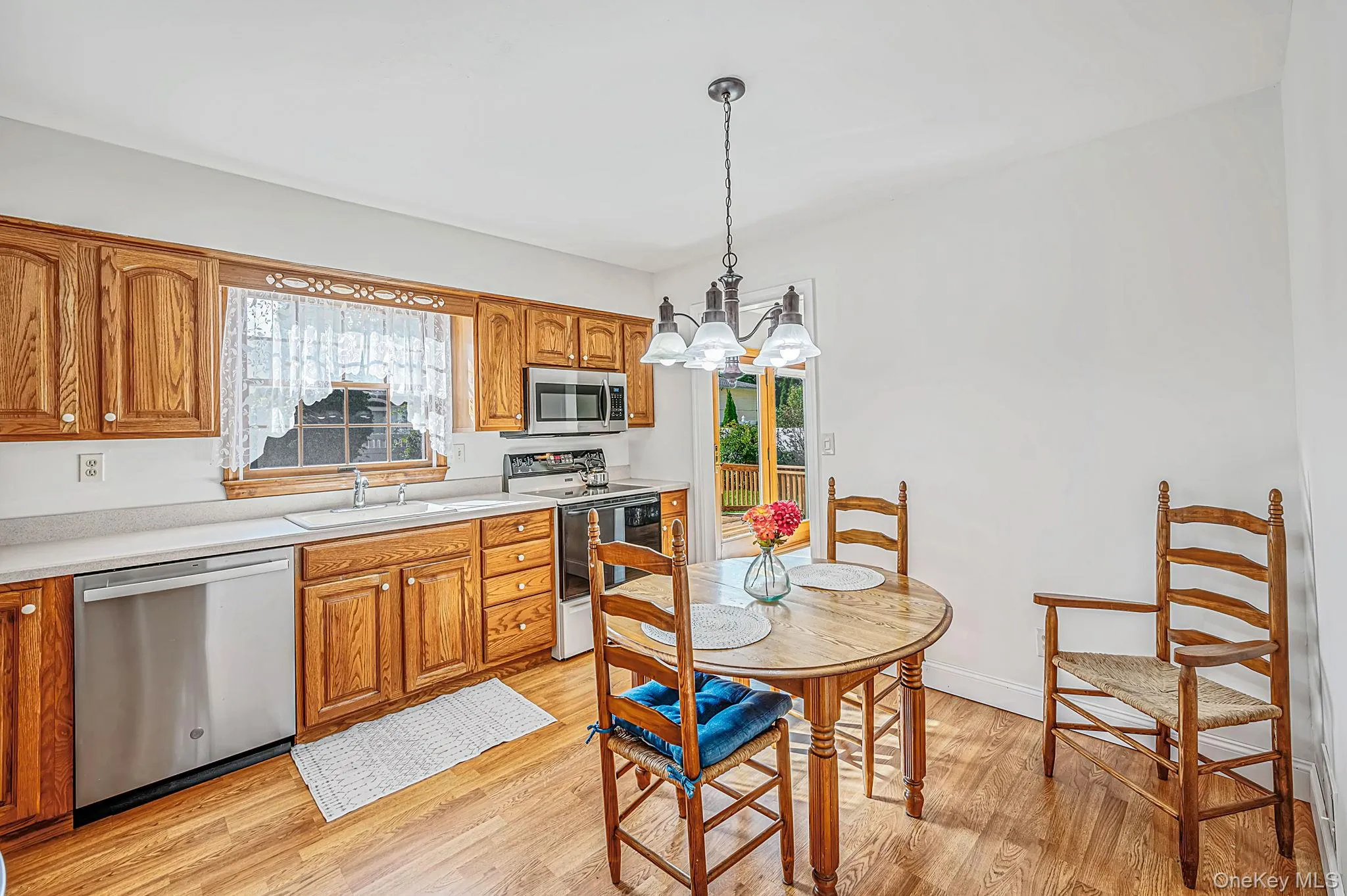 120 Midland Boulevard, Brookhaven, NY, 3 Bedrooms Bedrooms, 6 Rooms Rooms,2 BathroomsBathrooms,Residential,For Rent,Midland,0,1049615 120 Midland Boulevard, Brookhaven, NY, 3 Bedrooms Bedrooms, 6 Rooms Rooms,2 BathroomsBathrooms,Residential,For Rent,Midland,0,1049615
