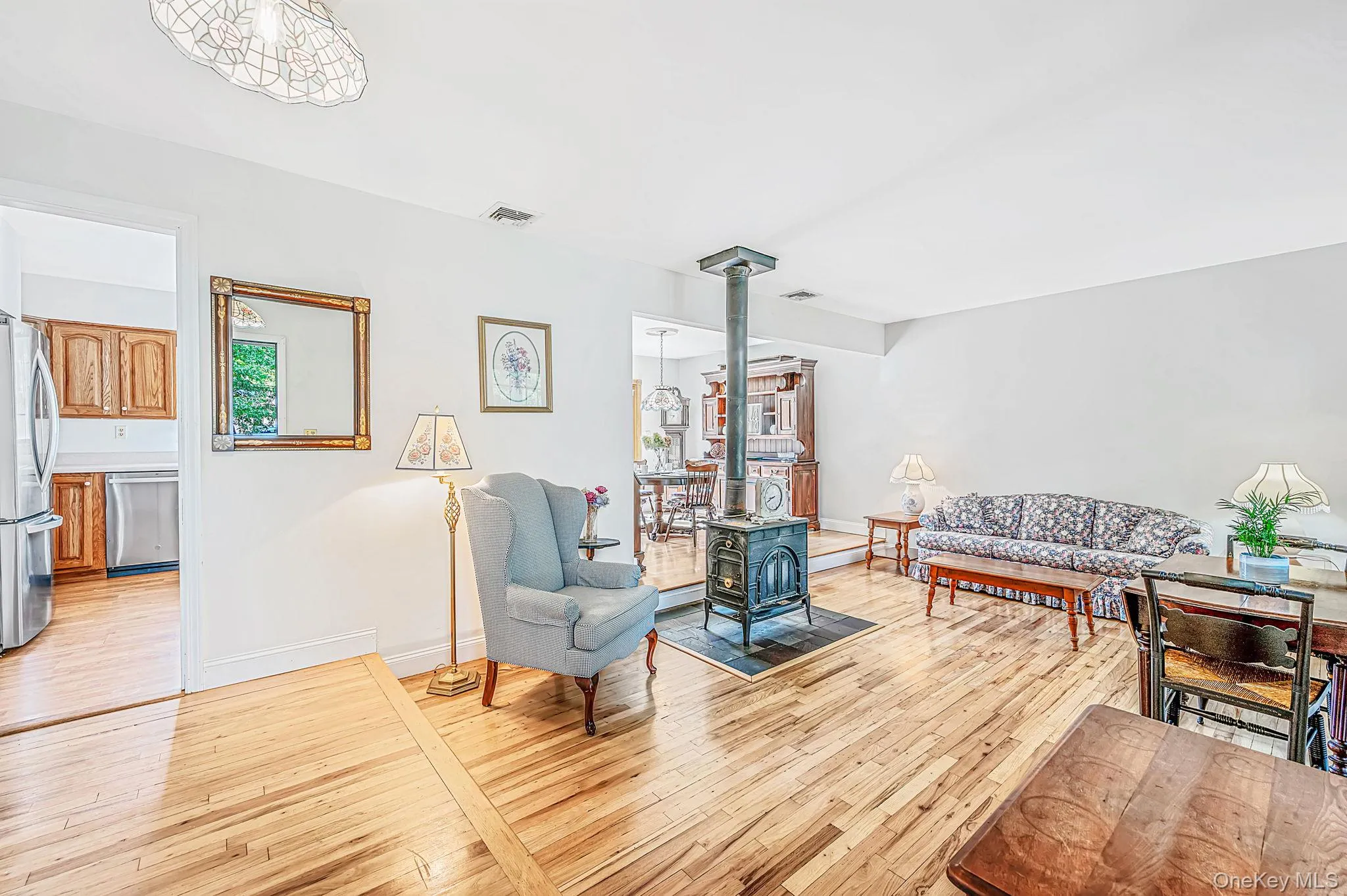 120 Midland Boulevard, Brookhaven, NY, 3 Bedrooms Bedrooms, 6 Rooms Rooms,2 BathroomsBathrooms,Residential,For Rent,Midland,0,1049615 120 Midland Boulevard, Brookhaven, NY, 3 Bedrooms Bedrooms, 6 Rooms Rooms,2 BathroomsBathrooms,Residential,For Rent,Midland,0,1049615