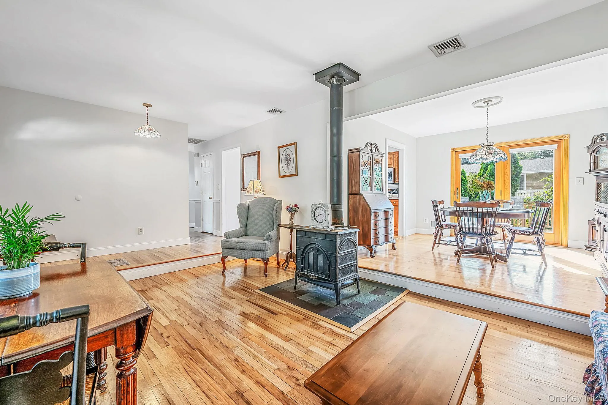 120 Midland Boulevard, Brookhaven, NY, 3 Bedrooms Bedrooms, 6 Rooms Rooms,2 BathroomsBathrooms,Residential,For Rent,Midland,0,1049615 120 Midland Boulevard, Brookhaven, NY, 3 Bedrooms Bedrooms, 6 Rooms Rooms,2 BathroomsBathrooms,Residential,For Rent,Midland,0,1049615
