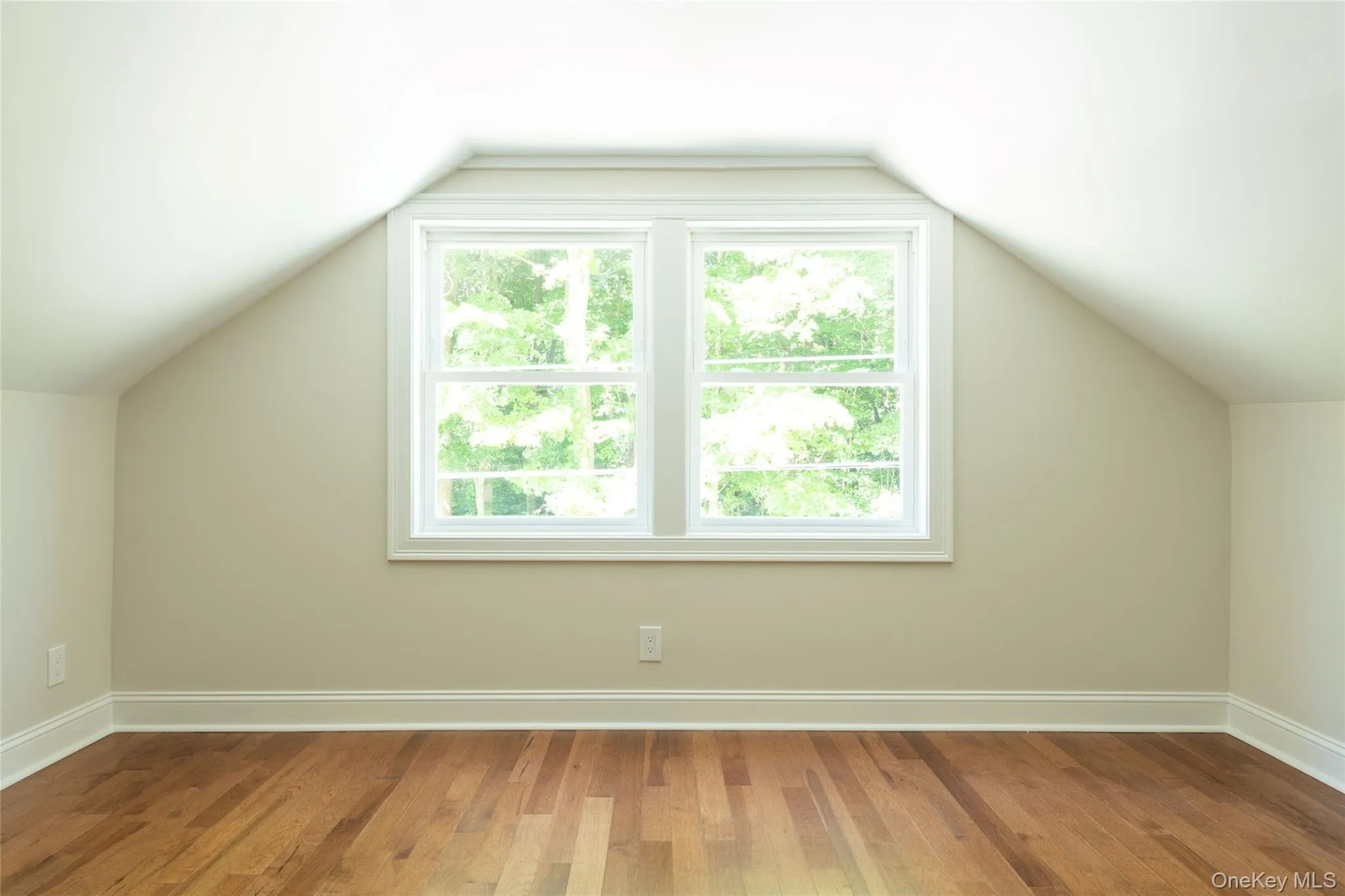 2nd Bedroom, 2nd floor 2nd Bedroom, 2nd floor
