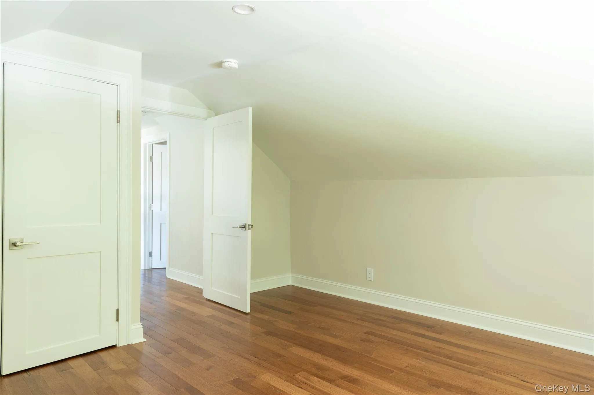 2nd Bedroom, 2nd floor 2nd Bedroom, 2nd floor
