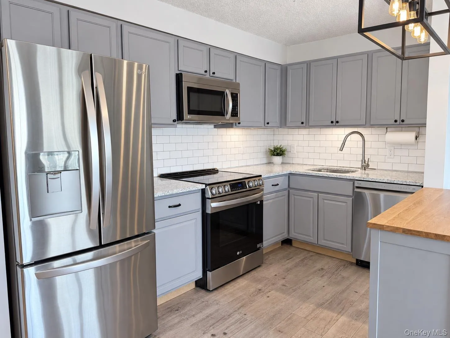 260 Beach 81st Street, New York, NY, 2 Bedrooms Bedrooms, 4 Rooms Rooms,1 BathroomBathrooms,Residential,For Rent,Beach 81st,0,1049618 260 Beach 81st Street, New York, NY, 2 Bedrooms Bedrooms, 4 Rooms Rooms,1 BathroomBathrooms,Residential,For Rent,Beach 81st,0,1049618