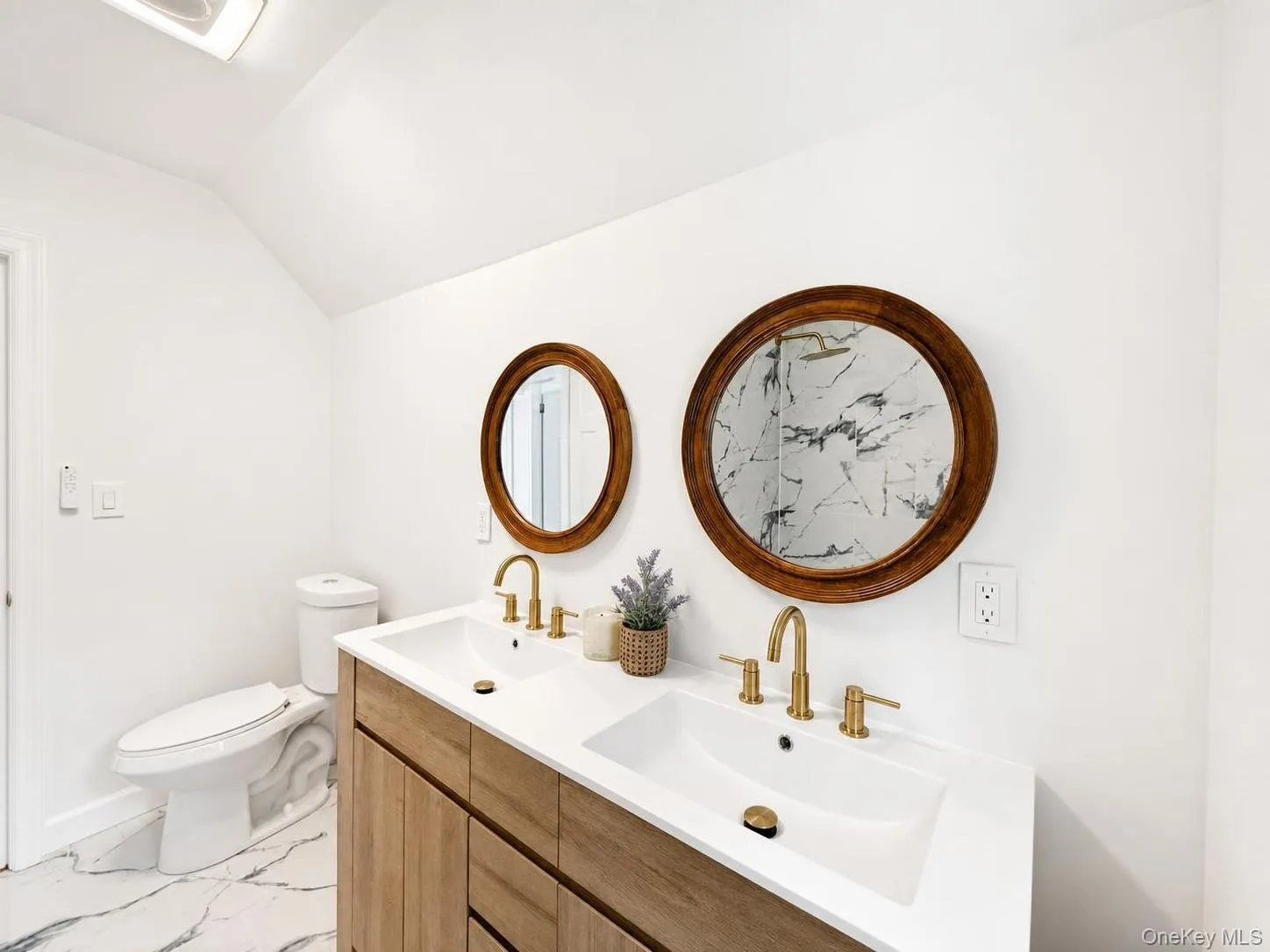 2nd bathroom 2nd bathroom