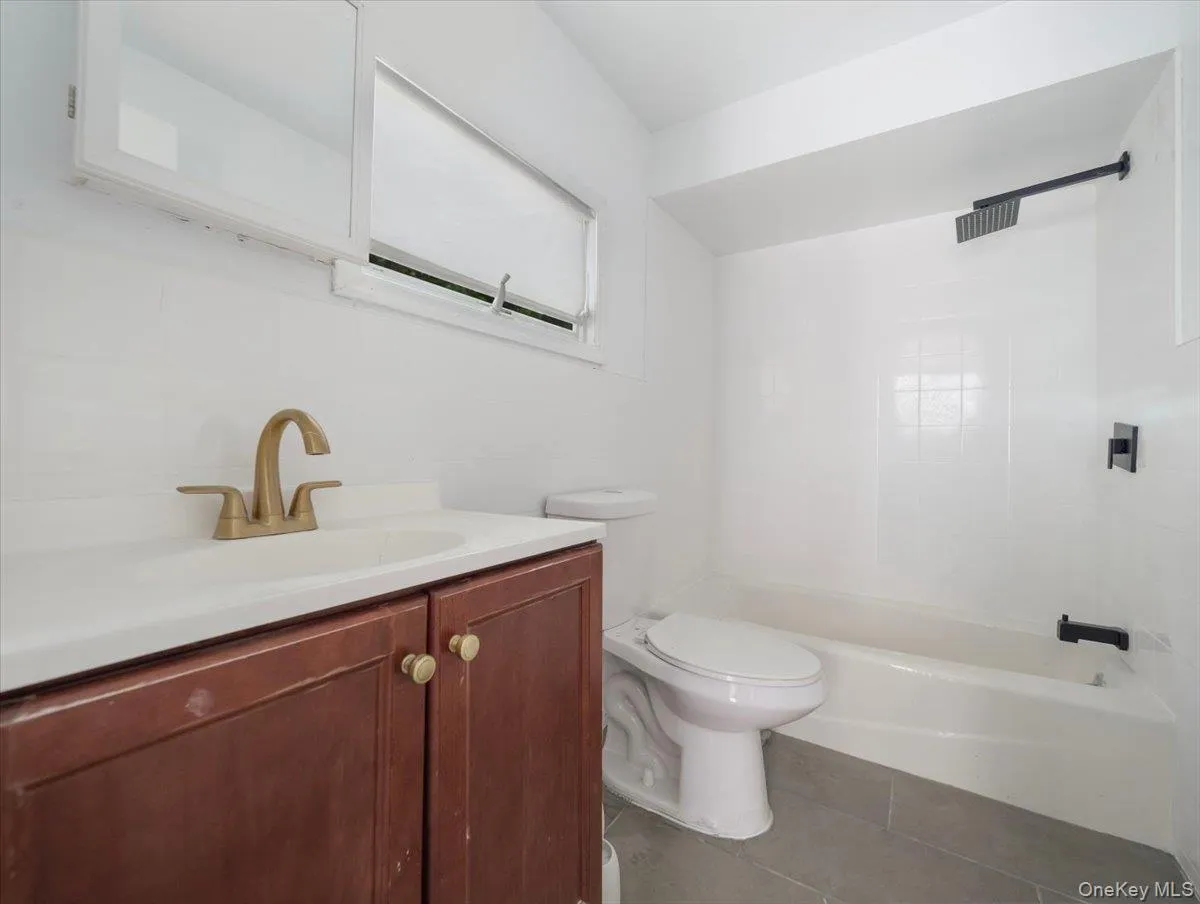 1 Henry Court, Clarkstown, NY, 3 Bedrooms Bedrooms, 7 Rooms Rooms,2 BathroomsBathrooms,Residential Lease,For Rent,Henry,0,1049621 1 Henry Court, Clarkstown, NY, 3 Bedrooms Bedrooms, 7 Rooms Rooms,2 BathroomsBathrooms,Residential Lease,For Rent,Henry,0,1049621