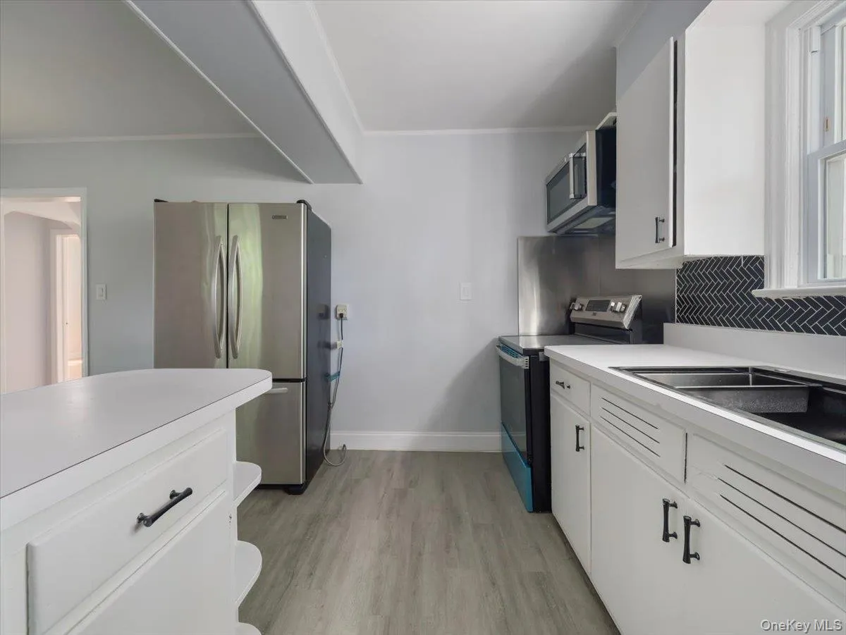 1 Henry Court, Clarkstown, NY, 3 Bedrooms Bedrooms, 7 Rooms Rooms,2 BathroomsBathrooms,Residential Lease,For Rent,Henry,0,1049621 1 Henry Court, Clarkstown, NY, 3 Bedrooms Bedrooms, 7 Rooms Rooms,2 BathroomsBathrooms,Residential Lease,For Rent,Henry,0,1049621