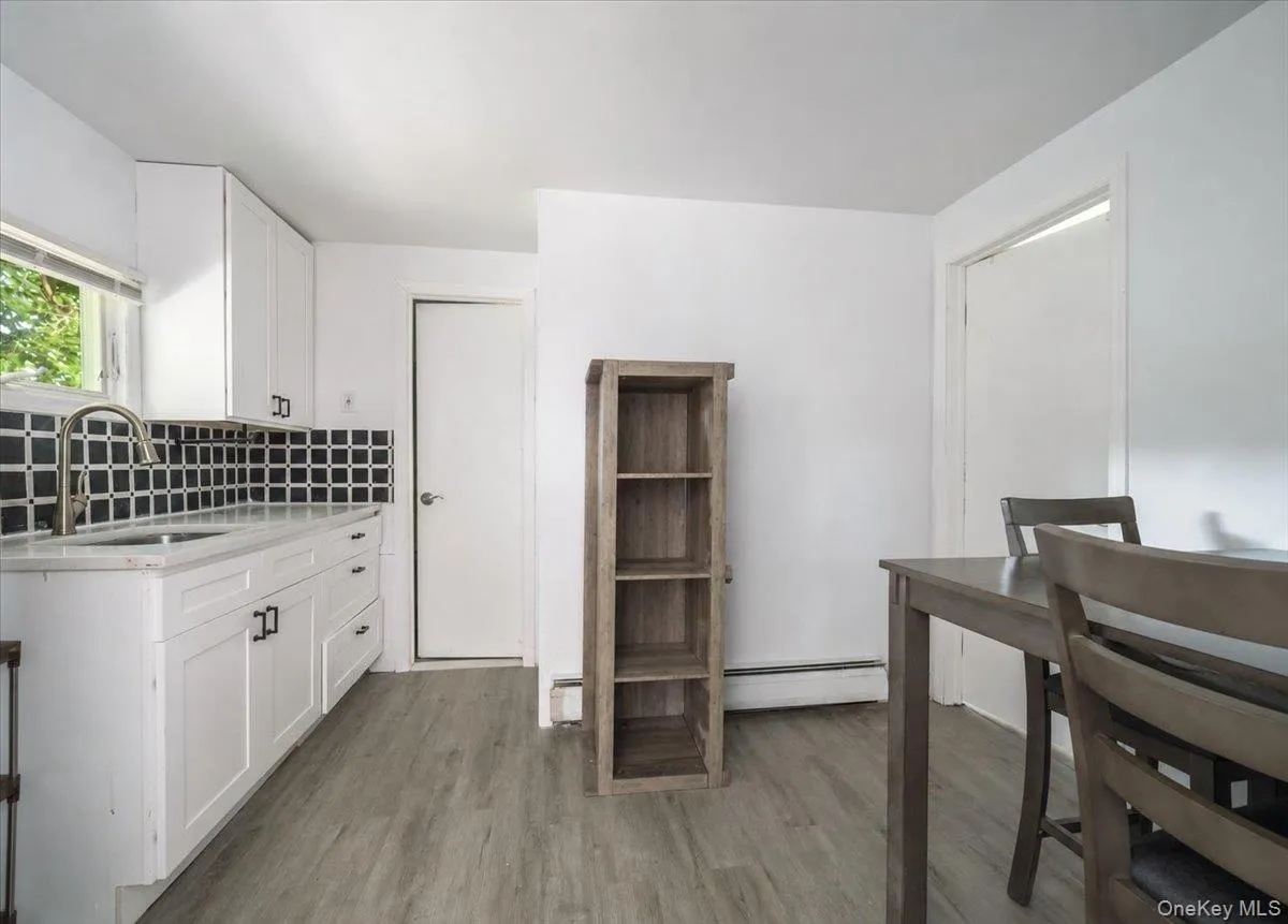 1 Henry Court, Clarkstown, NY, 3 Bedrooms Bedrooms, 7 Rooms Rooms,2 BathroomsBathrooms,Residential Lease,For Rent,Henry,0,1049621 1 Henry Court, Clarkstown, NY, 3 Bedrooms Bedrooms, 7 Rooms Rooms,2 BathroomsBathrooms,Residential Lease,For Rent,Henry,0,1049621