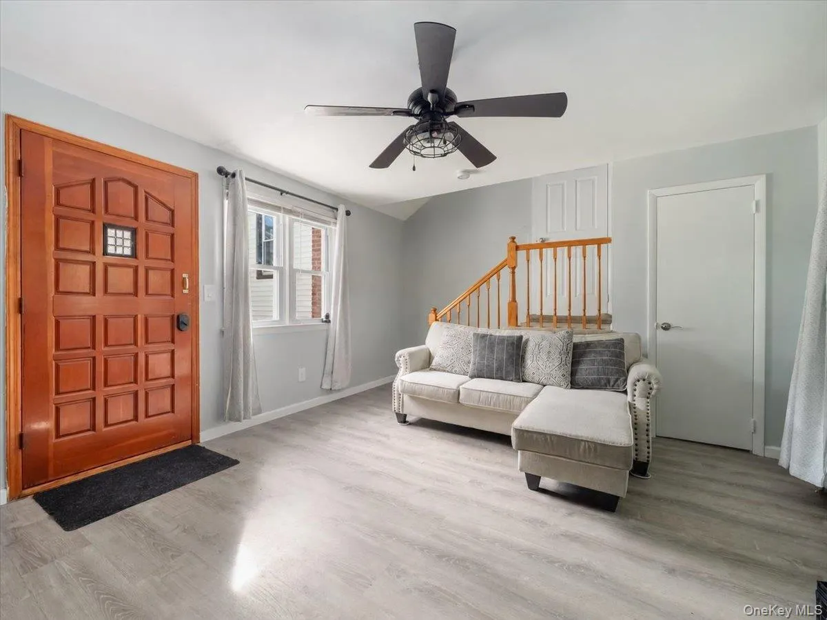 1 Henry Court, Clarkstown, NY, 3 Bedrooms Bedrooms, 7 Rooms Rooms,2 BathroomsBathrooms,Residential Lease,For Rent,Henry,0,1049621 1 Henry Court, Clarkstown, NY, 3 Bedrooms Bedrooms, 7 Rooms Rooms,2 BathroomsBathrooms,Residential Lease,For Rent,Henry,0,1049621