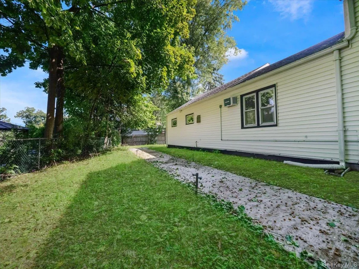 1 Henry Court, Clarkstown, NY, 3 Bedrooms Bedrooms, 7 Rooms Rooms,2 BathroomsBathrooms,Residential Lease,For Rent,Henry,0,1049621 1 Henry Court, Clarkstown, NY, 3 Bedrooms Bedrooms, 7 Rooms Rooms,2 BathroomsBathrooms,Residential Lease,For Rent,Henry,0,1049621