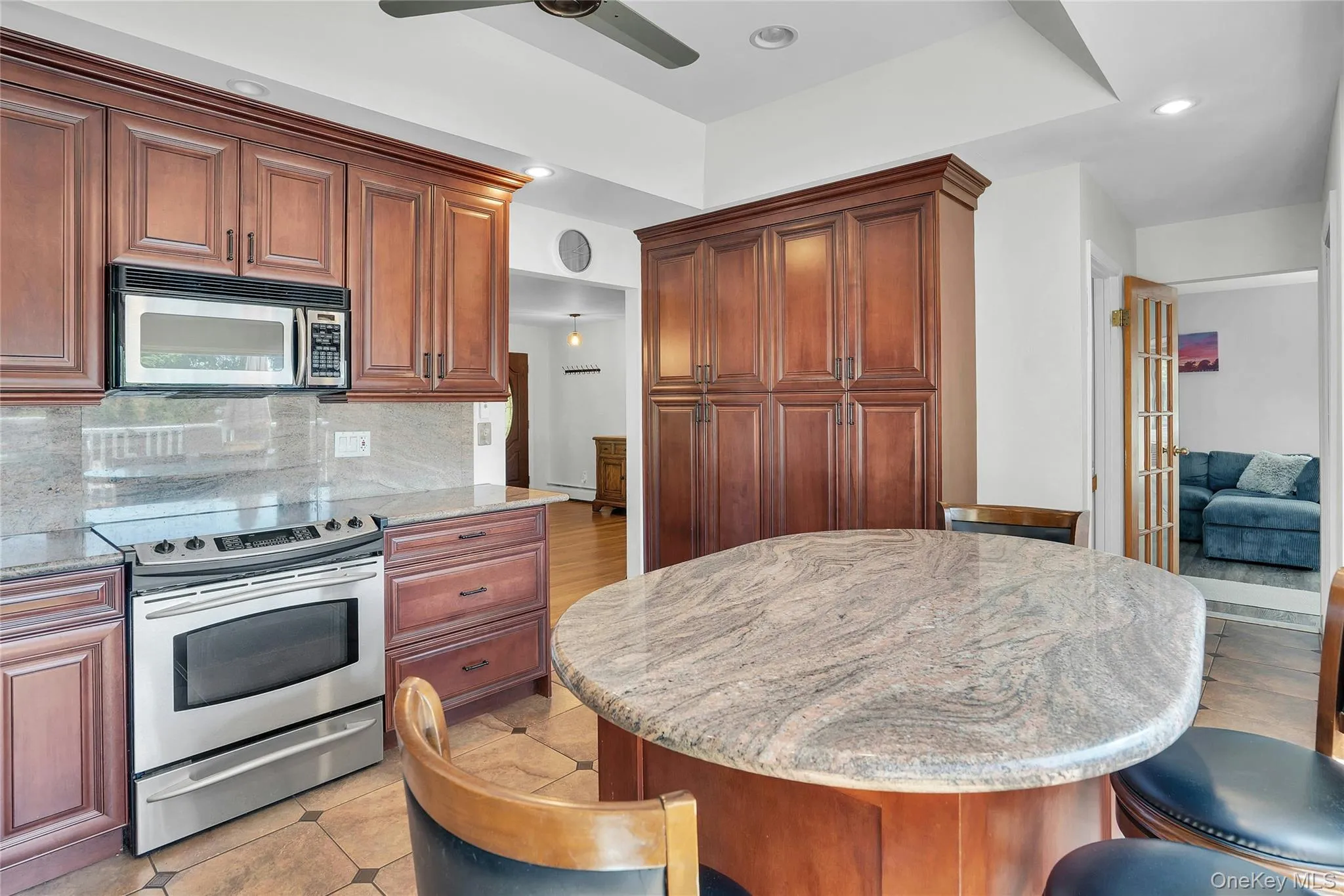Stainless appliances. Stainless appliances.