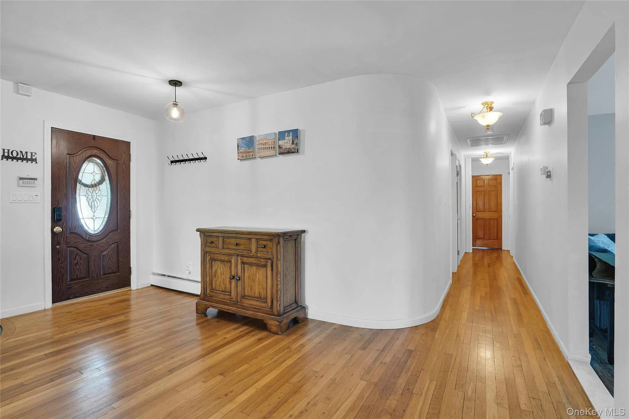 Hardwood floors throughout. Hardwood floors throughout.