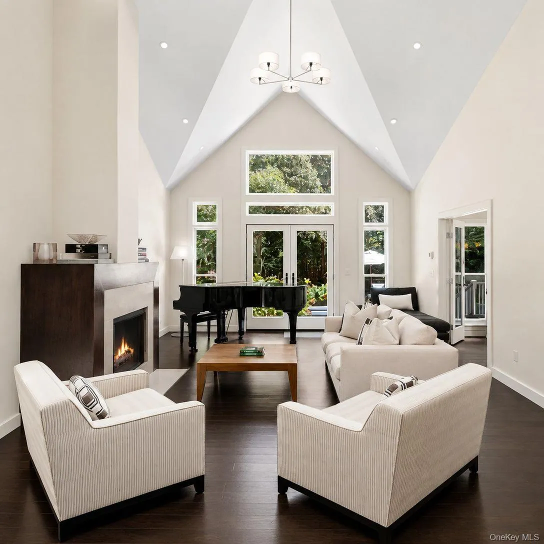 36 Pepperidge Lane, East Hampton, New York 11930