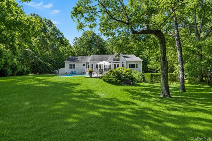 36 Pepperidge Lane, East Hampton, New York 11930
