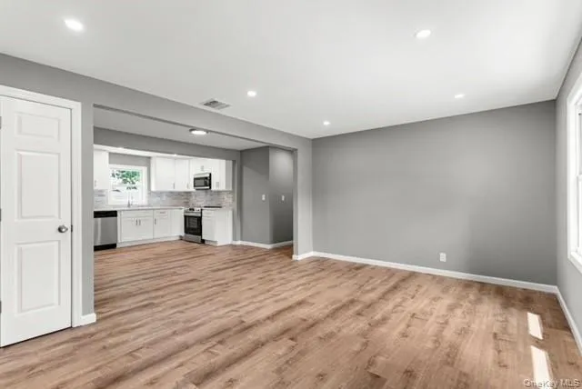 1340 Manor Lane, Islip, NY, 4 Bedrooms Bedrooms, 6 Rooms Rooms,2 BathroomsBathrooms,Residential,For Rent,Manor,0,1049627 1340 Manor Lane, Islip, NY, 4 Bedrooms Bedrooms, 6 Rooms Rooms,2 BathroomsBathrooms,Residential,For Rent,Manor,0,1049627