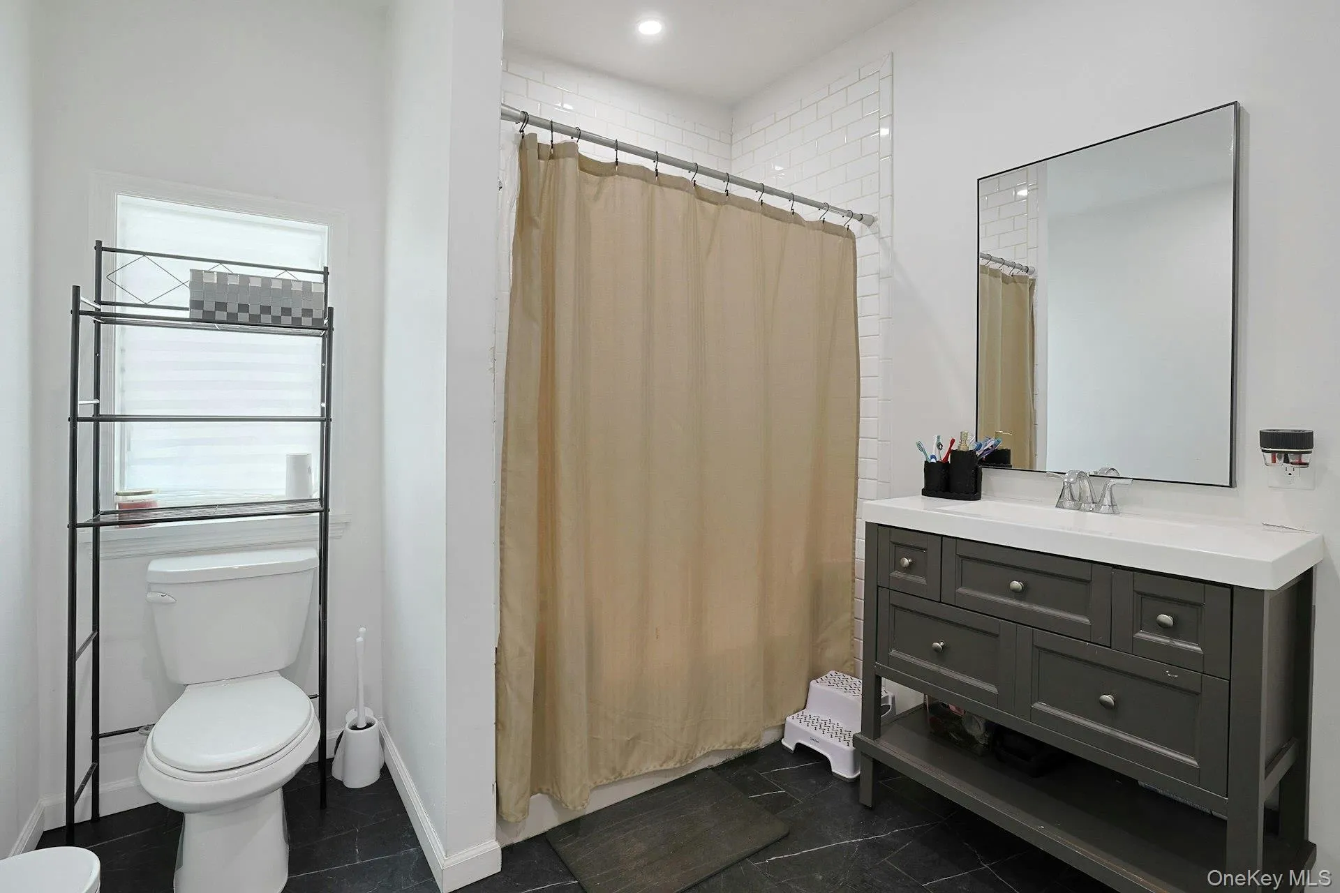 6 Willow Avenue, Clarkstown, NY, 4 Bedrooms Bedrooms, 7 Rooms Rooms,2 BathroomsBathrooms,Residential,For Rent,Willow,0,1049633 6 Willow Avenue, Clarkstown, NY, 4 Bedrooms Bedrooms, 7 Rooms Rooms,2 BathroomsBathrooms,Residential,For Rent,Willow,0,1049633