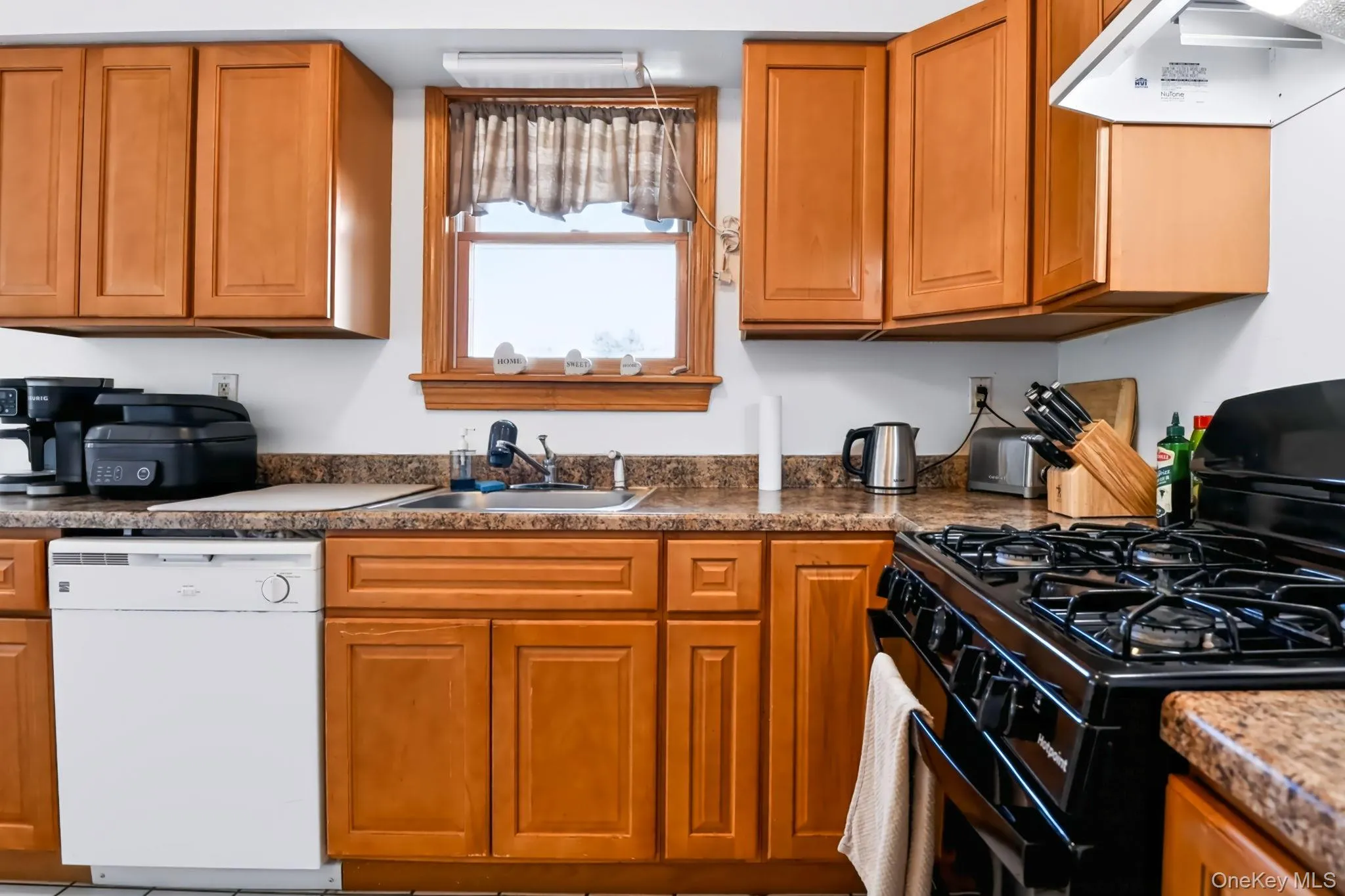 21 Darin Road, Warwick (town), NY, 3 Bedrooms Bedrooms, 9 Rooms Rooms,2 BathroomsBathrooms,Residential Lease,For Rent,Darin,0,1049635 21 Darin Road, Warwick (town), NY, 3 Bedrooms Bedrooms, 9 Rooms Rooms,2 BathroomsBathrooms,Residential Lease,For Rent,Darin,0,1049635