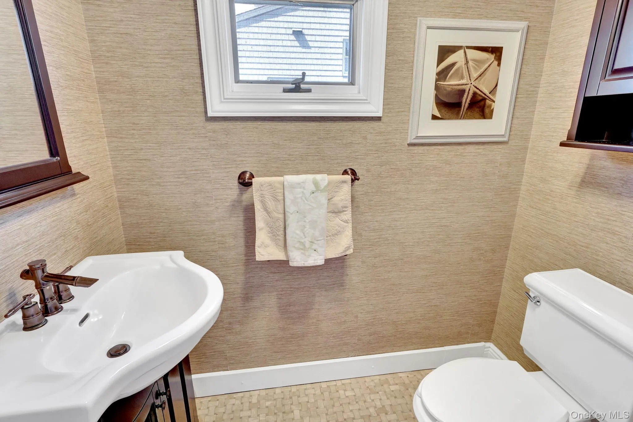 12 Jetmore Place, Oyster Bay, NY, 4 Bedrooms Bedrooms, 7 Rooms Rooms,2 BathroomsBathrooms,Residential,For Rent,Jetmore,0,1049641 12 Jetmore Place, Oyster Bay, NY, 4 Bedrooms Bedrooms, 7 Rooms Rooms,2 BathroomsBathrooms,Residential,For Rent,Jetmore,0,1049641