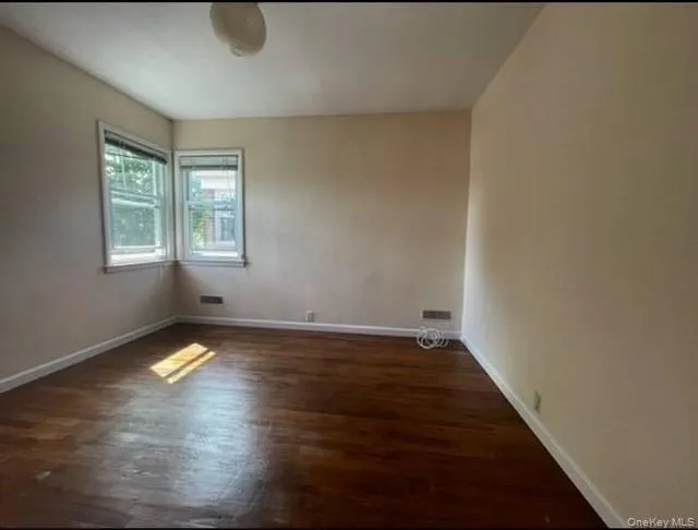 166-12 Union Turnpike, New York, NY, 3 Bedrooms Bedrooms, 7 Rooms Rooms,1 BathroomBathrooms,Residential Lease,For Rent,Union,0,1049651 166-12 Union Turnpike, New York, NY, 3 Bedrooms Bedrooms, 7 Rooms Rooms,1 BathroomBathrooms,Residential Lease,For Rent,Union,0,1049651
