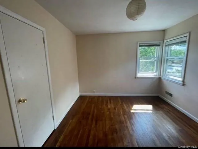 166-12 Union Turnpike, New York, NY, 3 Bedrooms Bedrooms, 7 Rooms Rooms,1 BathroomBathrooms,Residential Lease,For Rent,Union,0,1049651 166-12 Union Turnpike, New York, NY, 3 Bedrooms Bedrooms, 7 Rooms Rooms,1 BathroomBathrooms,Residential Lease,For Rent,Union,0,1049651