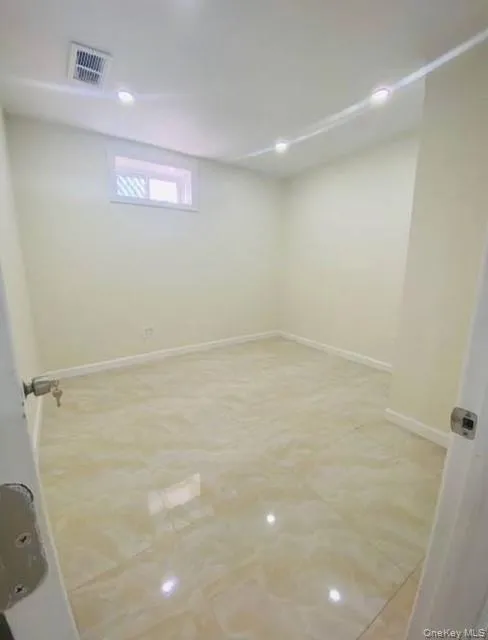 166-12 Union Turnpike, New York, NY, 3 Bedrooms Bedrooms, 7 Rooms Rooms,1 BathroomBathrooms,Residential Lease,For Rent,Union,0,1049651 166-12 Union Turnpike, New York, NY, 3 Bedrooms Bedrooms, 7 Rooms Rooms,1 BathroomBathrooms,Residential Lease,For Rent,Union,0,1049651