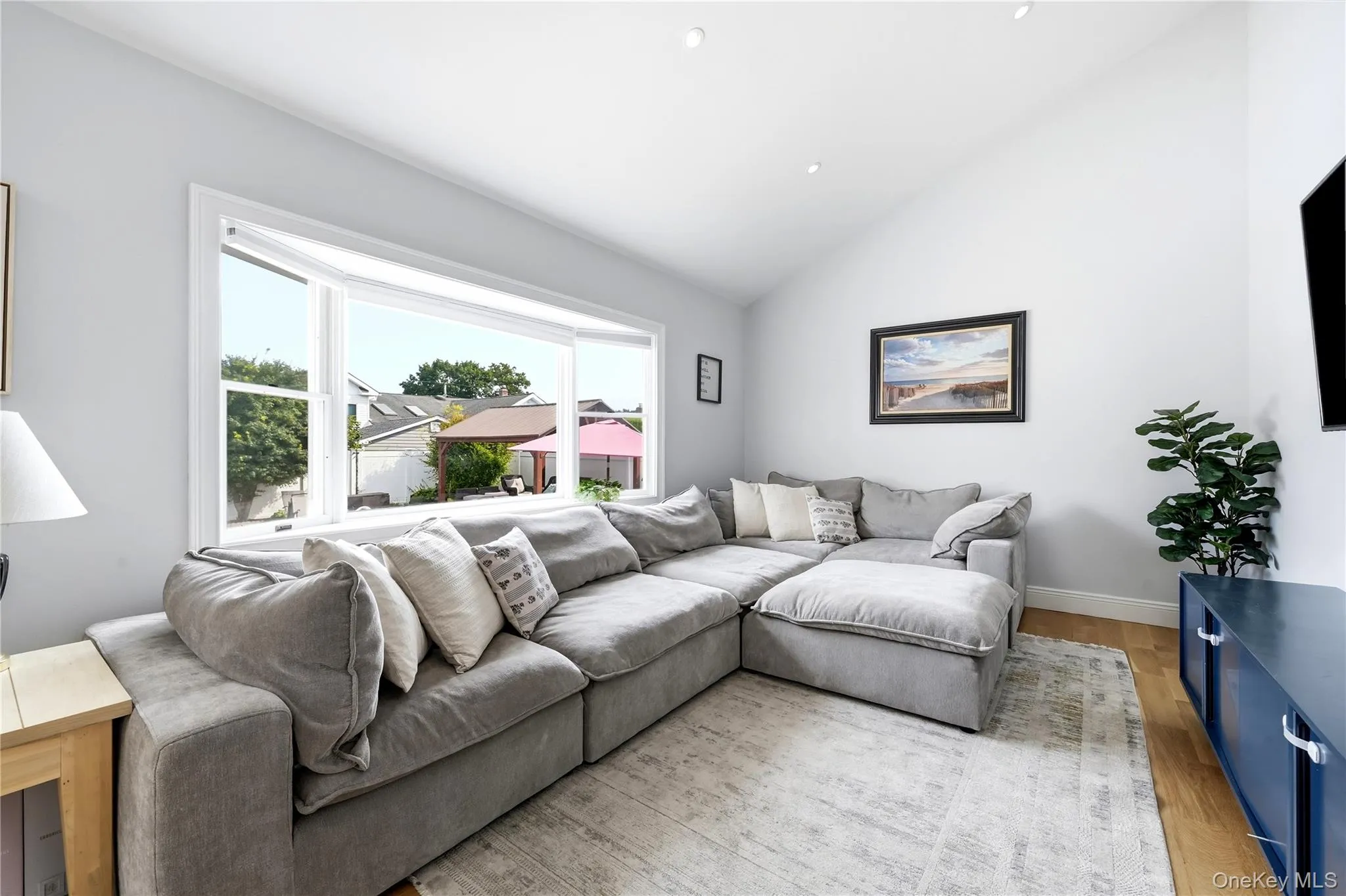 195 Utica Avenue, Oyster Bay, NY, 3 Bedrooms Bedrooms, 7 Rooms Rooms,1 BathroomBathrooms,Residential,For Rent,Utica,0,1049662 195 Utica Avenue, Oyster Bay, NY, 3 Bedrooms Bedrooms, 7 Rooms Rooms,1 BathroomBathrooms,Residential,For Rent,Utica,0,1049662