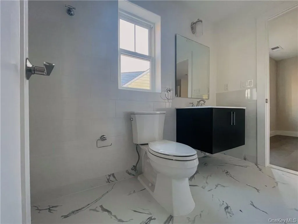 Hall bathroom between two bedrooms Hall bathroom between two bedrooms