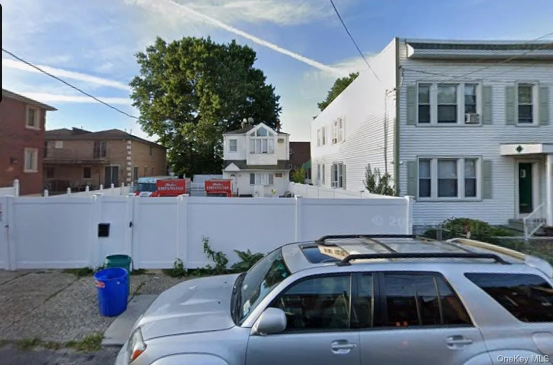 6626 53rd Road, New York, NY, 4 Bedrooms Bedrooms, 10 Rooms Rooms,3 BathroomsBathrooms,Residential,For Rent,53rd,0,1049677 6626 53rd Road, New York, NY, 4 Bedrooms Bedrooms, 10 Rooms Rooms,3 BathroomsBathrooms,Residential,For Rent,53rd,0,1049677