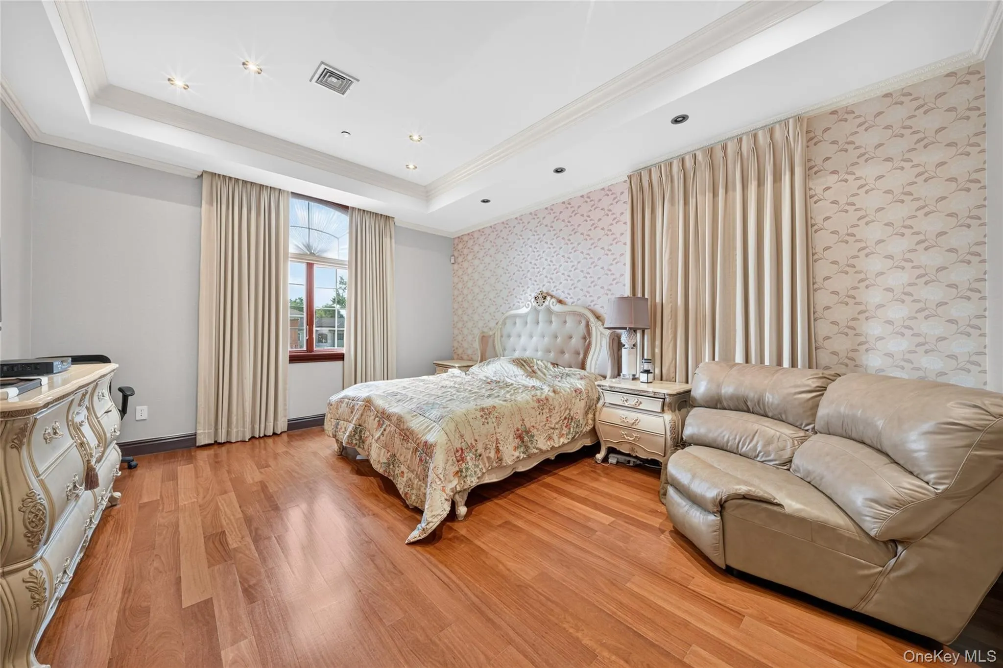 251-35 52nd Avenue, New York, NY, 4 Bedrooms Bedrooms, 9 Rooms Rooms,3 BathroomsBathrooms,Residential,For Rent,52nd,0,1049680 251-35 52nd Avenue, New York, NY, 4 Bedrooms Bedrooms, 9 Rooms Rooms,3 BathroomsBathrooms,Residential,For Rent,52nd,0,1049680