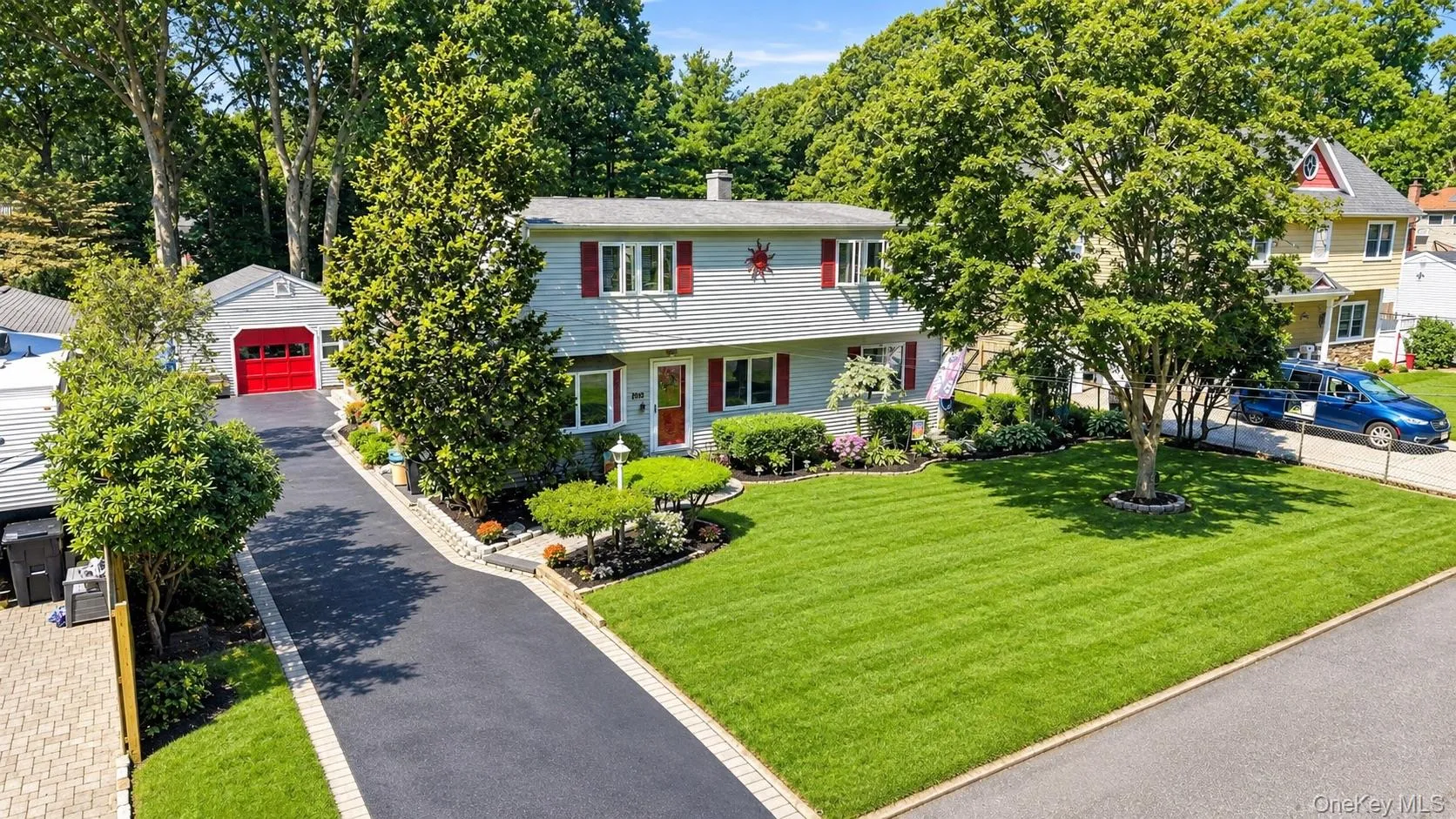 724 Sandra Avenue, Islip, NY, 5 Bedrooms Bedrooms, 11 Rooms Rooms,2 BathroomsBathrooms,Residential,For Rent,Sandra,0,1049682 724 Sandra Avenue, Islip, NY, 5 Bedrooms Bedrooms, 11 Rooms Rooms,2 BathroomsBathrooms,Residential,For Rent,Sandra,0,1049682