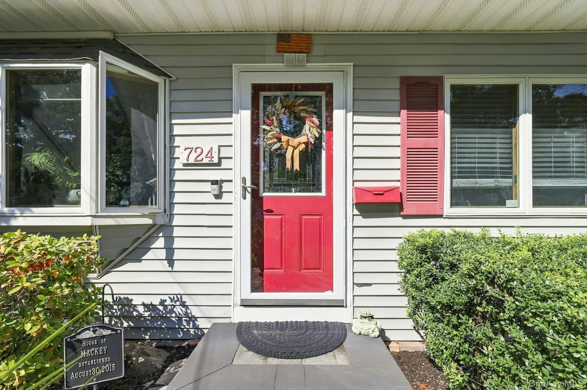 724 Sandra Avenue, Islip, NY, 5 Bedrooms Bedrooms, 11 Rooms Rooms,2 BathroomsBathrooms,Residential,For Rent,Sandra,0,1049682 724 Sandra Avenue, Islip, NY, 5 Bedrooms Bedrooms, 11 Rooms Rooms,2 BathroomsBathrooms,Residential,For Rent,Sandra,0,1049682