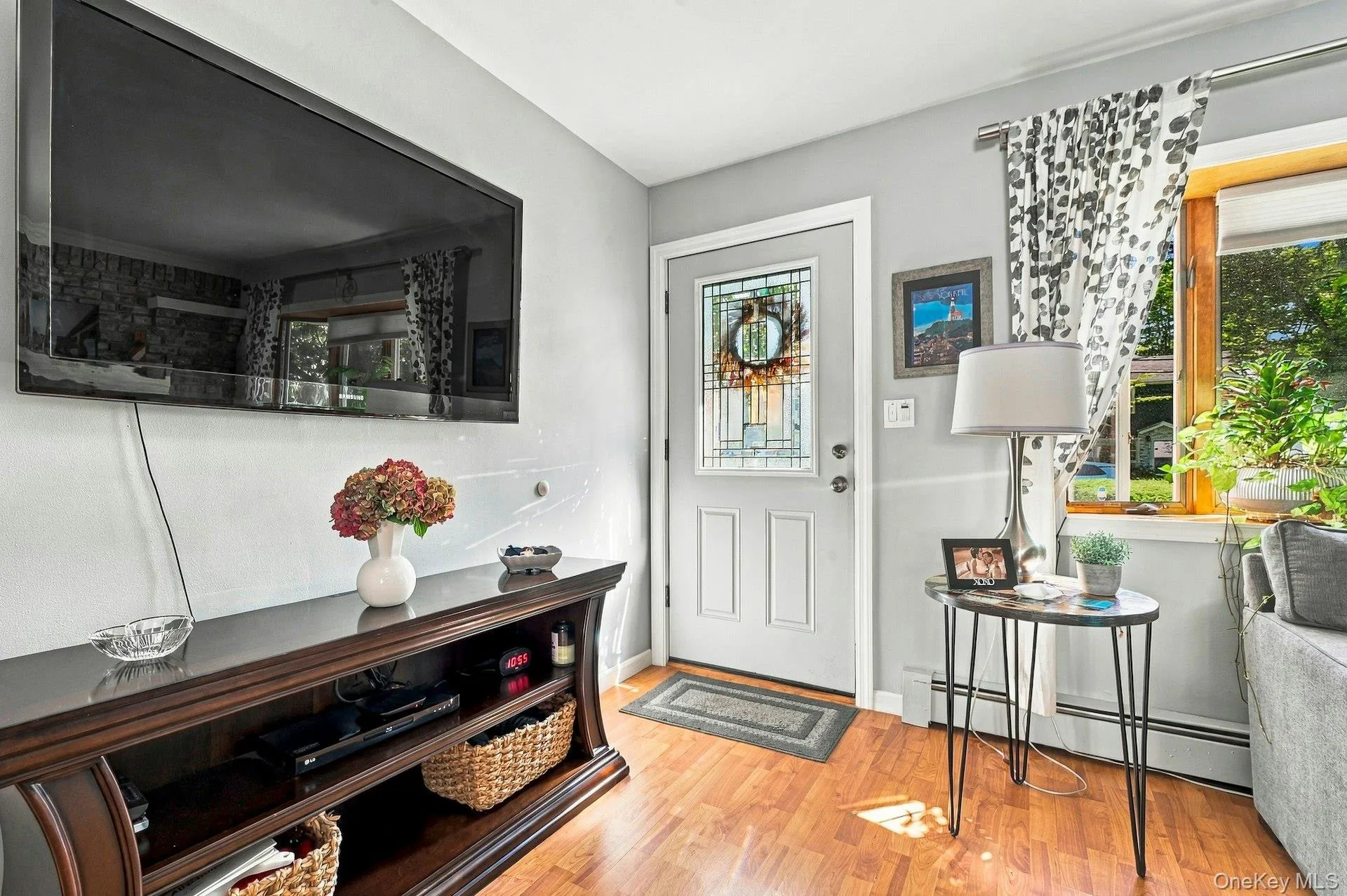724 Sandra Avenue, Islip, NY, 5 Bedrooms Bedrooms, 11 Rooms Rooms,2 BathroomsBathrooms,Residential,For Rent,Sandra,0,1049682 724 Sandra Avenue, Islip, NY, 5 Bedrooms Bedrooms, 11 Rooms Rooms,2 BathroomsBathrooms,Residential,For Rent,Sandra,0,1049682