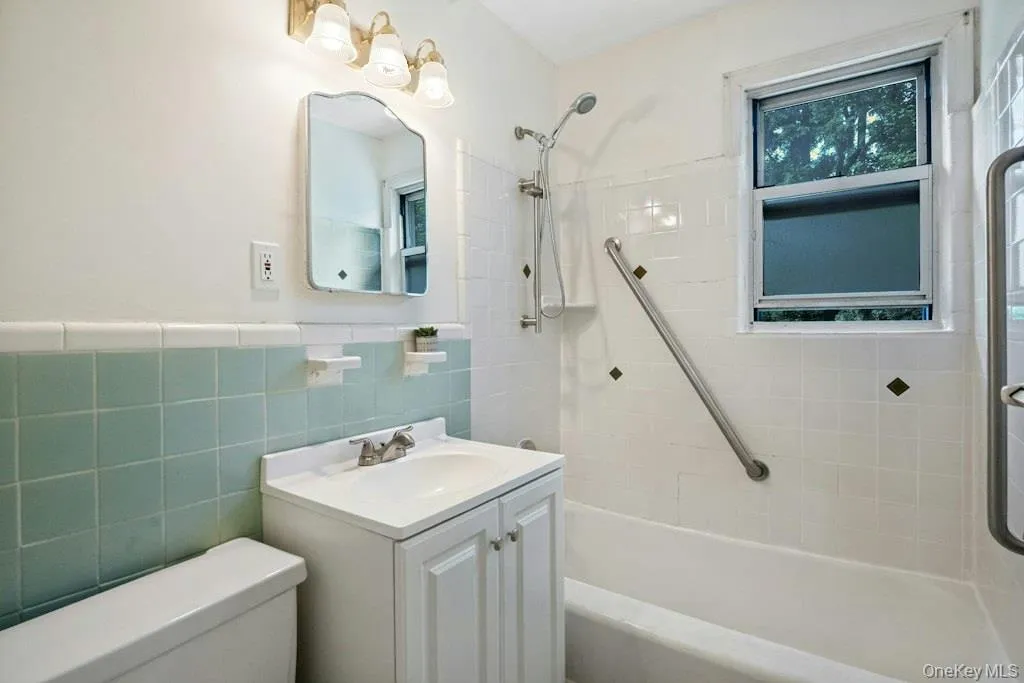 57 Columbus Avenue, Harrison, NY, 2 Bedrooms Bedrooms, 5 Rooms Rooms,1 BathroomBathrooms,Residential,For Rent,Columbus,0,1049684 57 Columbus Avenue, Harrison, NY, 2 Bedrooms Bedrooms, 5 Rooms Rooms,1 BathroomBathrooms,Residential,For Rent,Columbus,0,1049684
