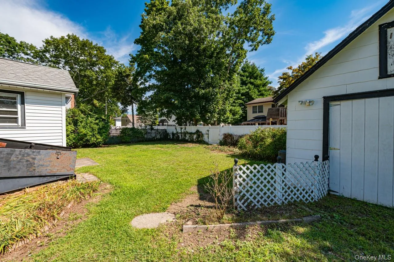 67 Joseph Place, Smithtown, NY, 1 Bedroom Bedrooms, 4 Rooms Rooms,1 BathroomBathrooms,Residential,For Rent,Joseph,0,1049686 67 Joseph Place, Smithtown, NY, 1 Bedroom Bedrooms, 4 Rooms Rooms,1 BathroomBathrooms,Residential,For Rent,Joseph,0,1049686