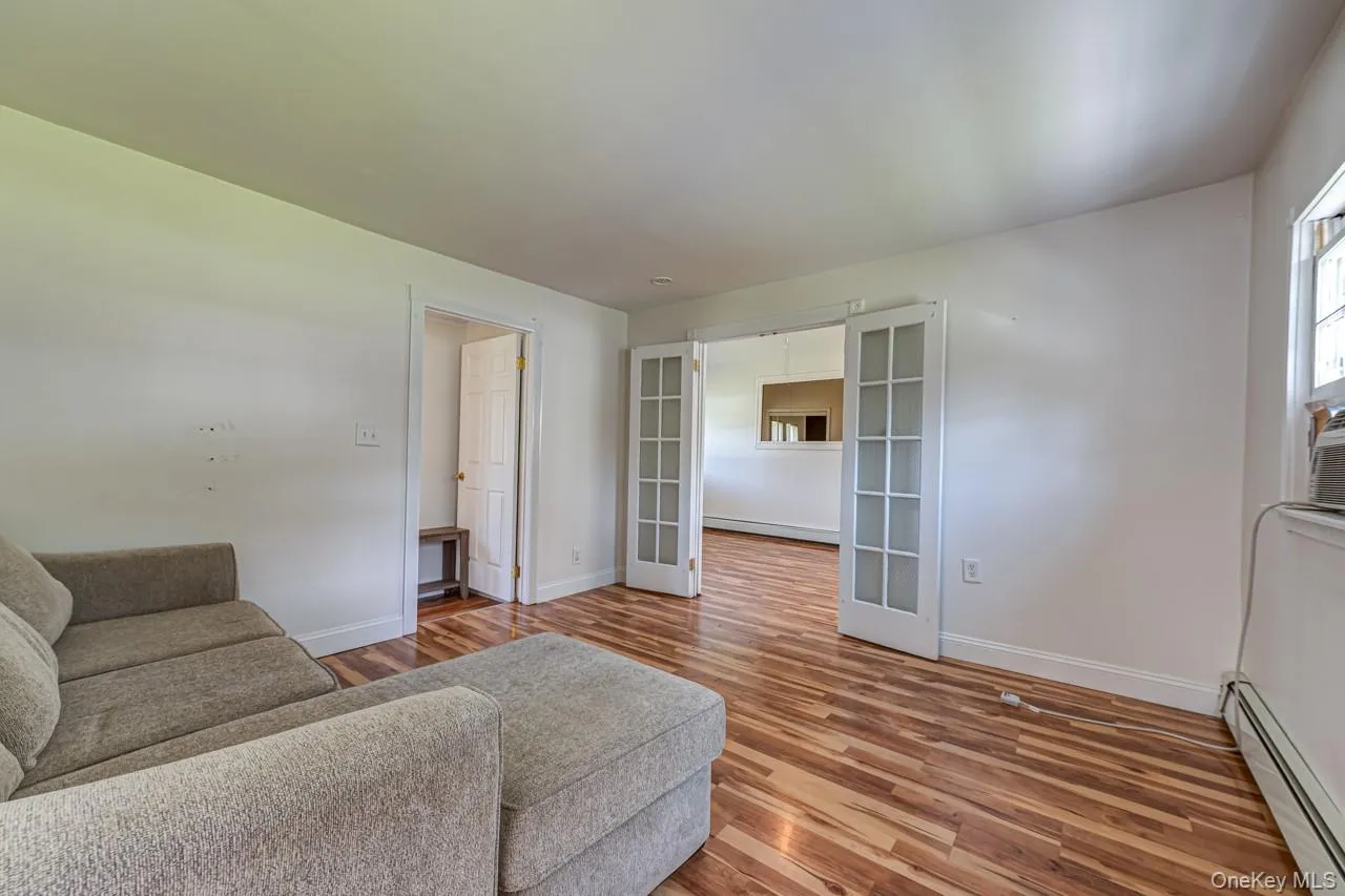 67 Joseph Place, Smithtown, NY, 1 Bedroom Bedrooms, 4 Rooms Rooms,1 BathroomBathrooms,Residential,For Rent,Joseph,0,1049686 67 Joseph Place, Smithtown, NY, 1 Bedroom Bedrooms, 4 Rooms Rooms,1 BathroomBathrooms,Residential,For Rent,Joseph,0,1049686