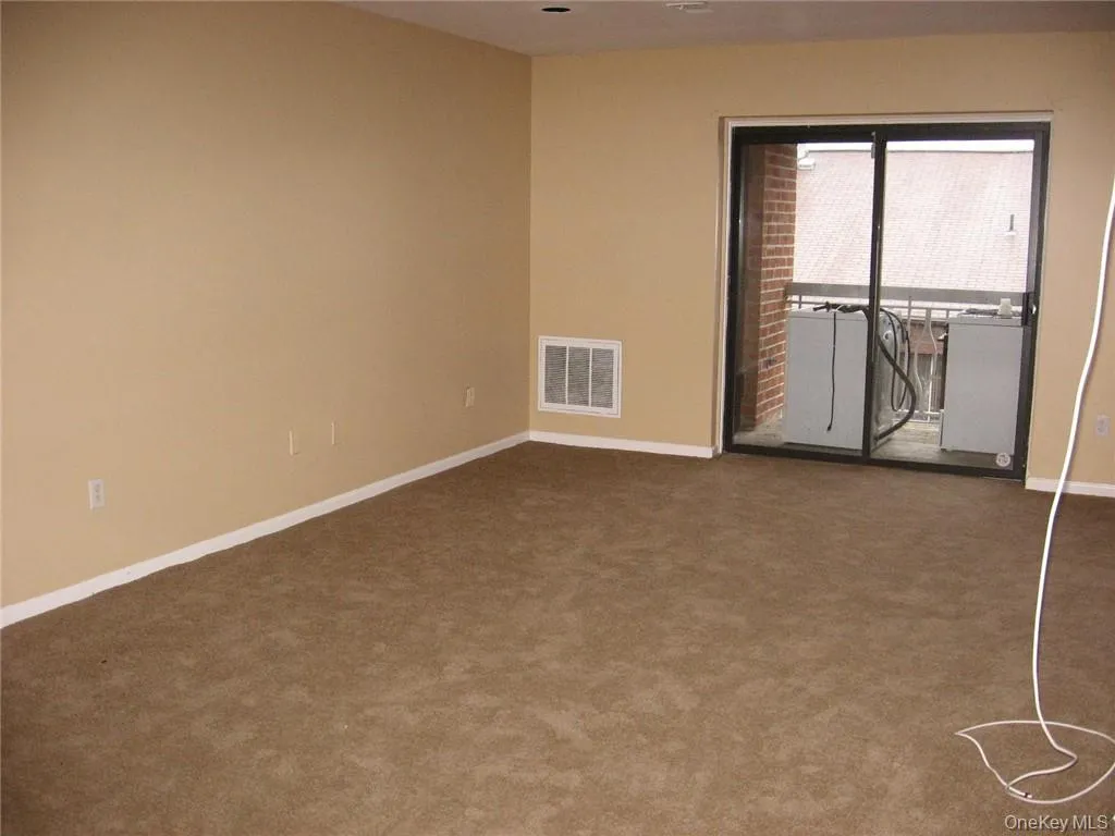 609 Kennedy Dr., Ramapo, NY, 1 Bedroom Bedrooms, 4 Rooms Rooms,1 BathroomBathrooms,Residential Lease,For Rent,Kennedy Dr.,0,1049690 609 Kennedy Dr., Ramapo, NY, 1 Bedroom Bedrooms, 4 Rooms Rooms,1 BathroomBathrooms,Residential Lease,For Rent,Kennedy Dr.,0,1049690