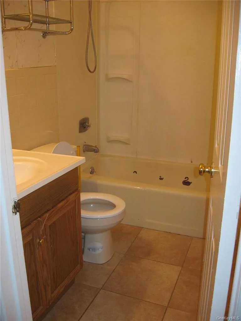 609 Kennedy Dr., Ramapo, NY, 1 Bedroom Bedrooms, 4 Rooms Rooms,1 BathroomBathrooms,Residential Lease,For Rent,Kennedy Dr.,0,1049690 609 Kennedy Dr., Ramapo, NY, 1 Bedroom Bedrooms, 4 Rooms Rooms,1 BathroomBathrooms,Residential Lease,For Rent,Kennedy Dr.,0,1049690