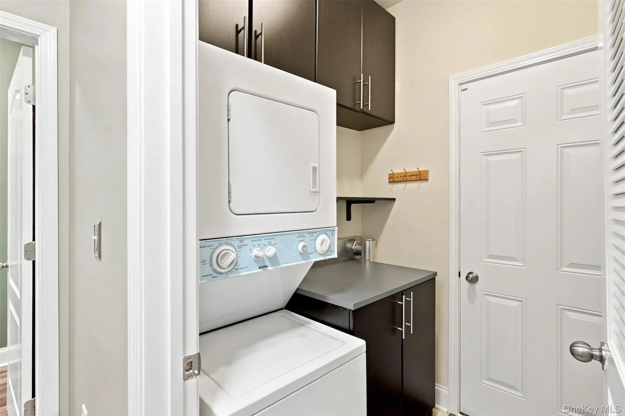 6 Cyprus Drive, Wallkill, NY, 2 Bedrooms Bedrooms, 7 Rooms Rooms,2 BathroomsBathrooms,Residential,For Rent,Cyprus,0,1049692 6 Cyprus Drive, Wallkill, NY, 2 Bedrooms Bedrooms, 7 Rooms Rooms,2 BathroomsBathrooms,Residential,For Rent,Cyprus,0,1049692