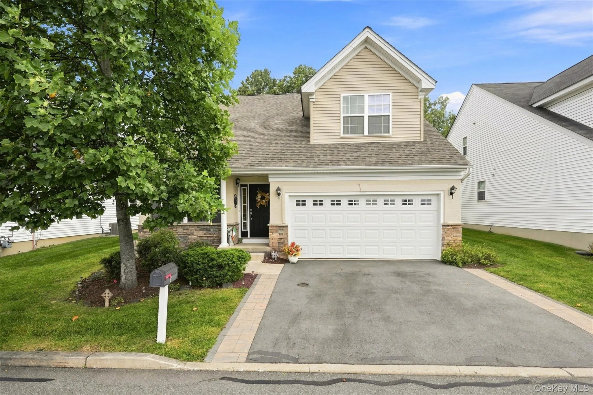 6 Cyprus Drive, Wallkill, NY, 2 Bedrooms Bedrooms, 7 Rooms Rooms,2 BathroomsBathrooms,Residential,For Rent,Cyprus,0,1049692 6 Cyprus Drive, Wallkill, NY, 2 Bedrooms Bedrooms, 7 Rooms Rooms,2 BathroomsBathrooms,Residential,For Rent,Cyprus,0,1049692