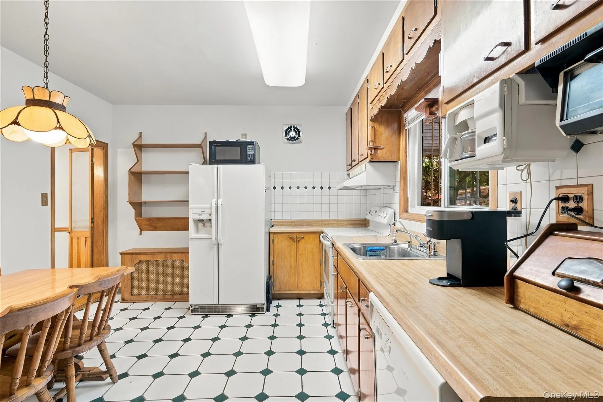 9413 108th Street, New York, NY, 3 Bedrooms Bedrooms, 8 Rooms Rooms,1 BathroomBathrooms,Residential,For Rent,108th,0,1049693 9413 108th Street, New York, NY, 3 Bedrooms Bedrooms, 8 Rooms Rooms,1 BathroomBathrooms,Residential,For Rent,108th,0,1049693