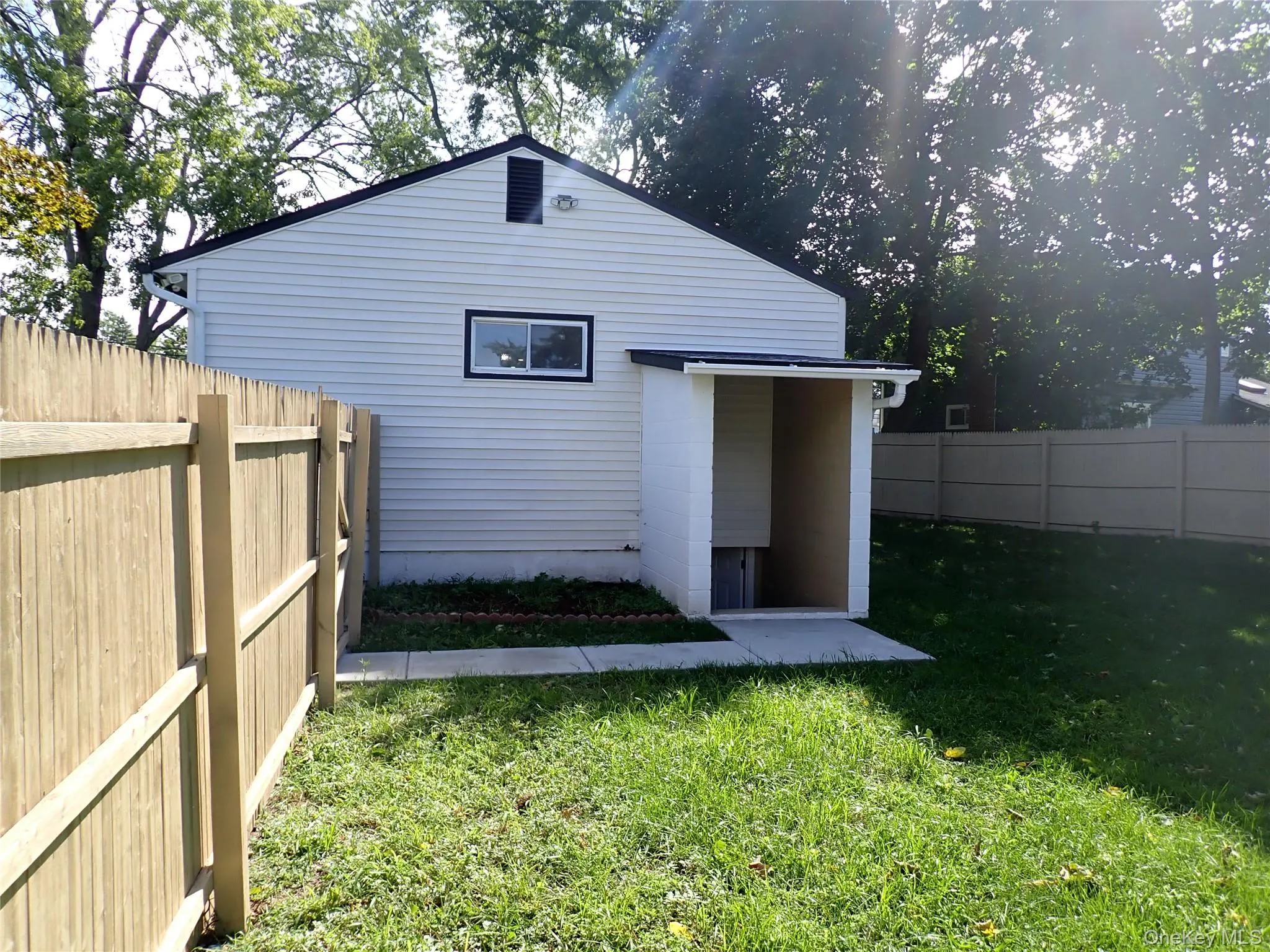 2602 Knickerbocker Avenue, Brookhaven, NY, 3 Bedrooms Bedrooms, 5 Rooms Rooms,1 BathroomBathrooms,Residential,For Rent,Knickerbocker,0,1049695 2602 Knickerbocker Avenue, Brookhaven, NY, 3 Bedrooms Bedrooms, 5 Rooms Rooms,1 BathroomBathrooms,Residential,For Rent,Knickerbocker,0,1049695